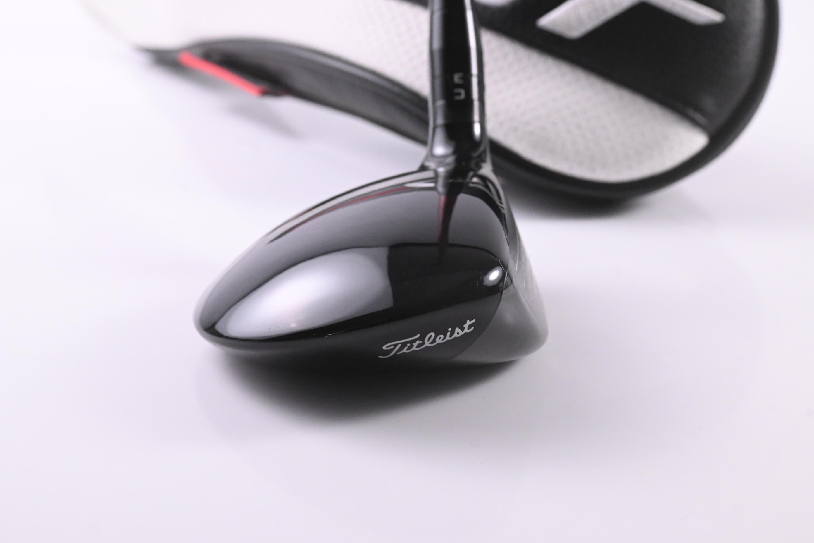Titleist GT2 #5 Wood / 18 Degree / Regular Flex Project X Denali Red 60 Shaft