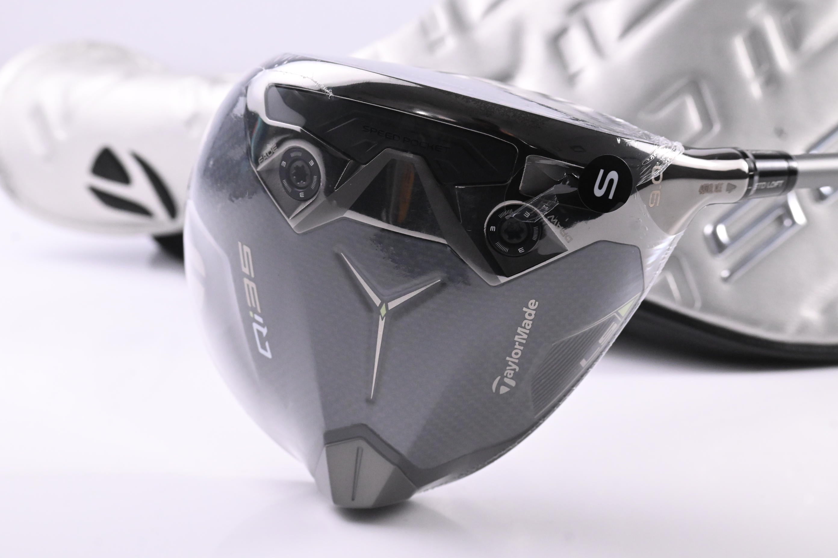 Taylormade Qi35 LS Driver / 9 Degree / Regular Flex Fujikura Air Speeder 50