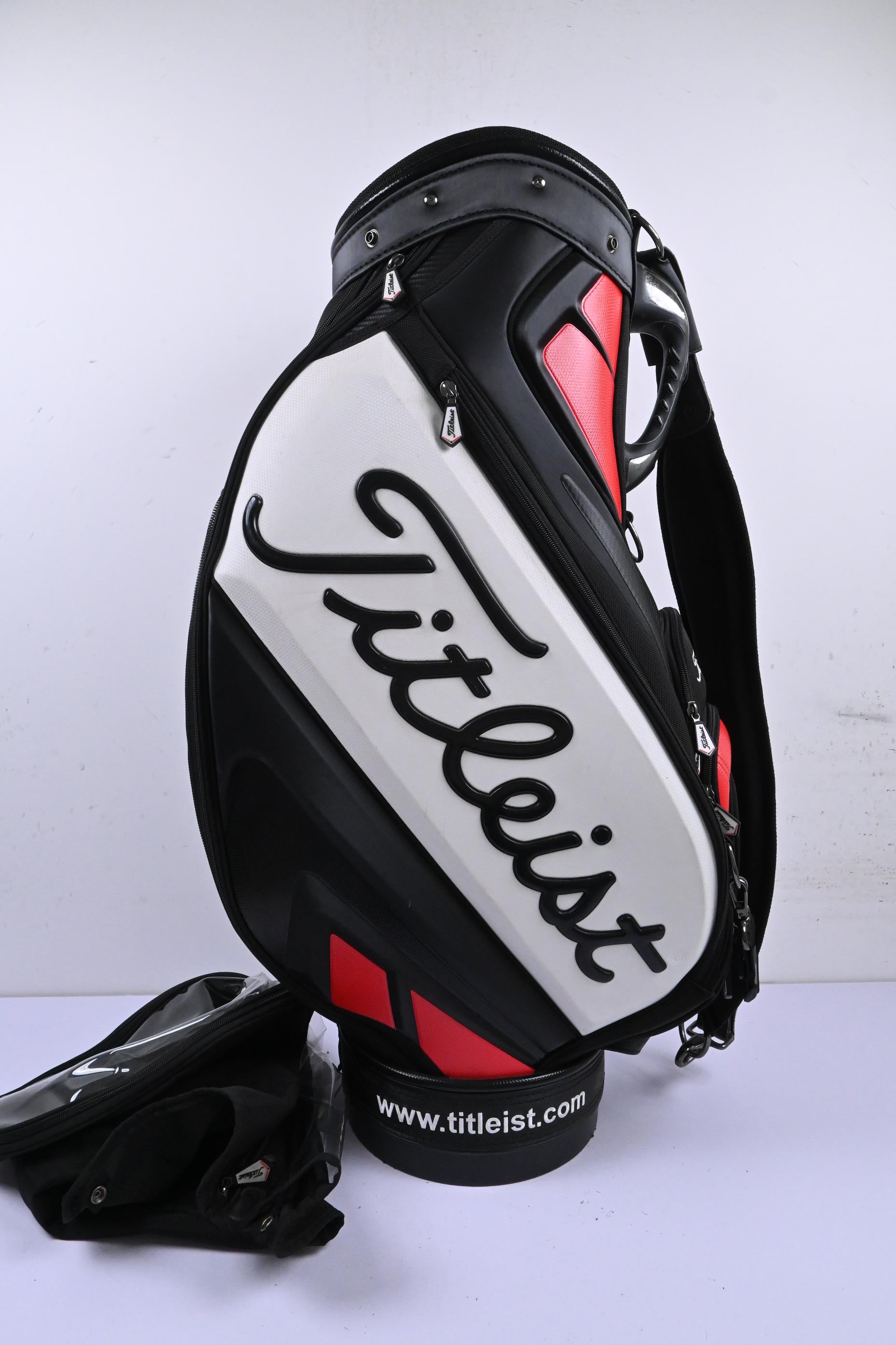 Titleist Tour Bag / 6-Way Divider / Black, White & Red
