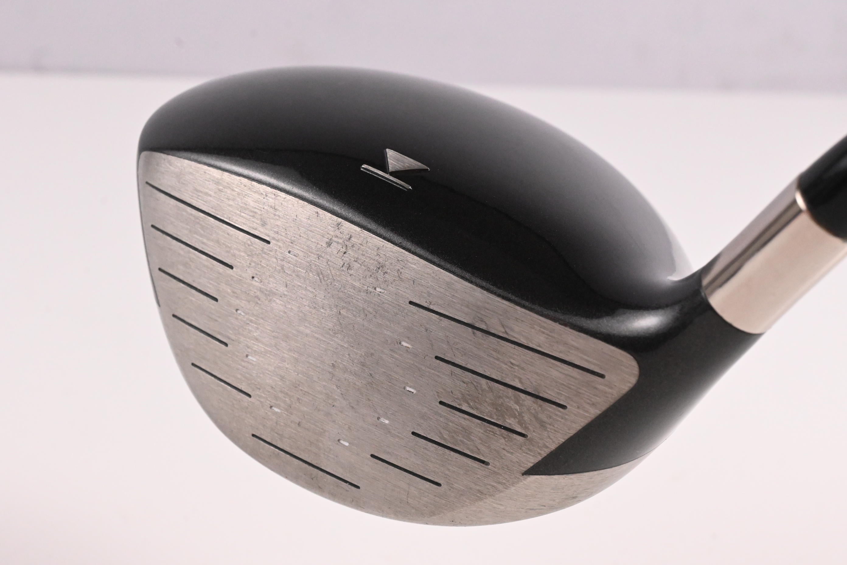 Titleist 905 T Driver / 9.5 Degree / Stiff Flex Aldila NV Green 65 Shaft