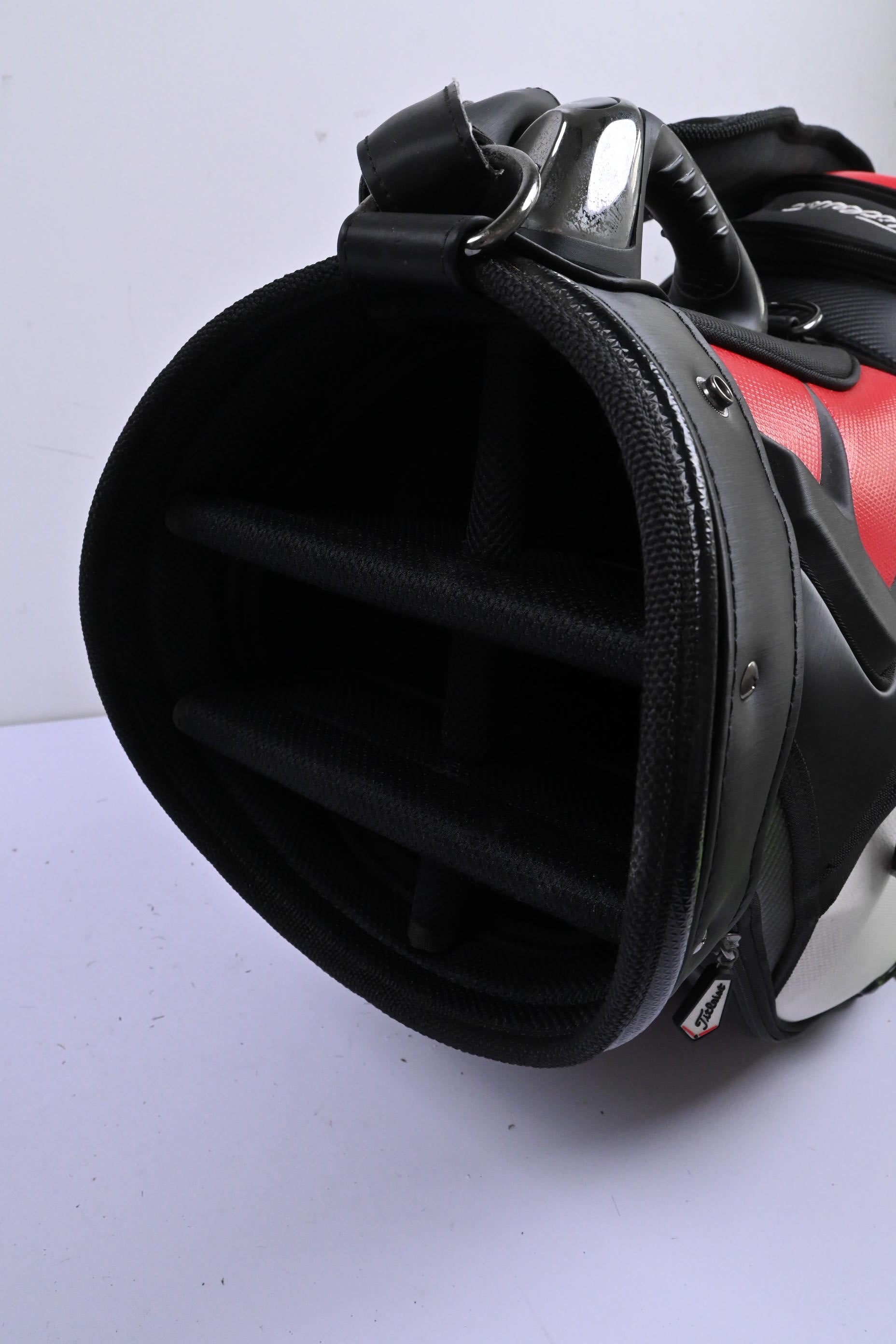 Titleist Tour Bag / 6-Way Divider / Black, White & Red