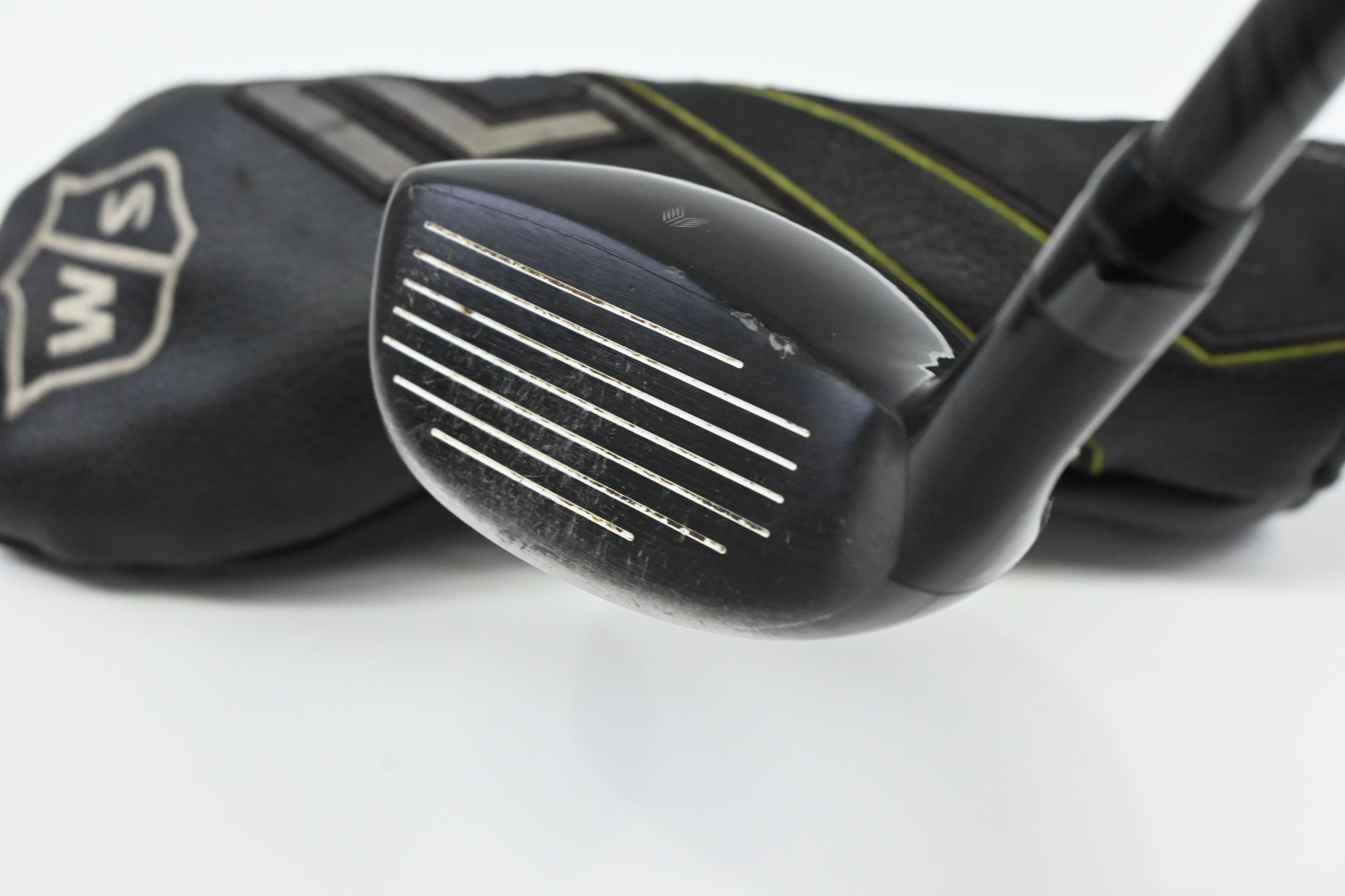 Wilson Launch Pad 2022 #4 Hybrid / 22.5 Degree / Regular Flex Evenflow 65