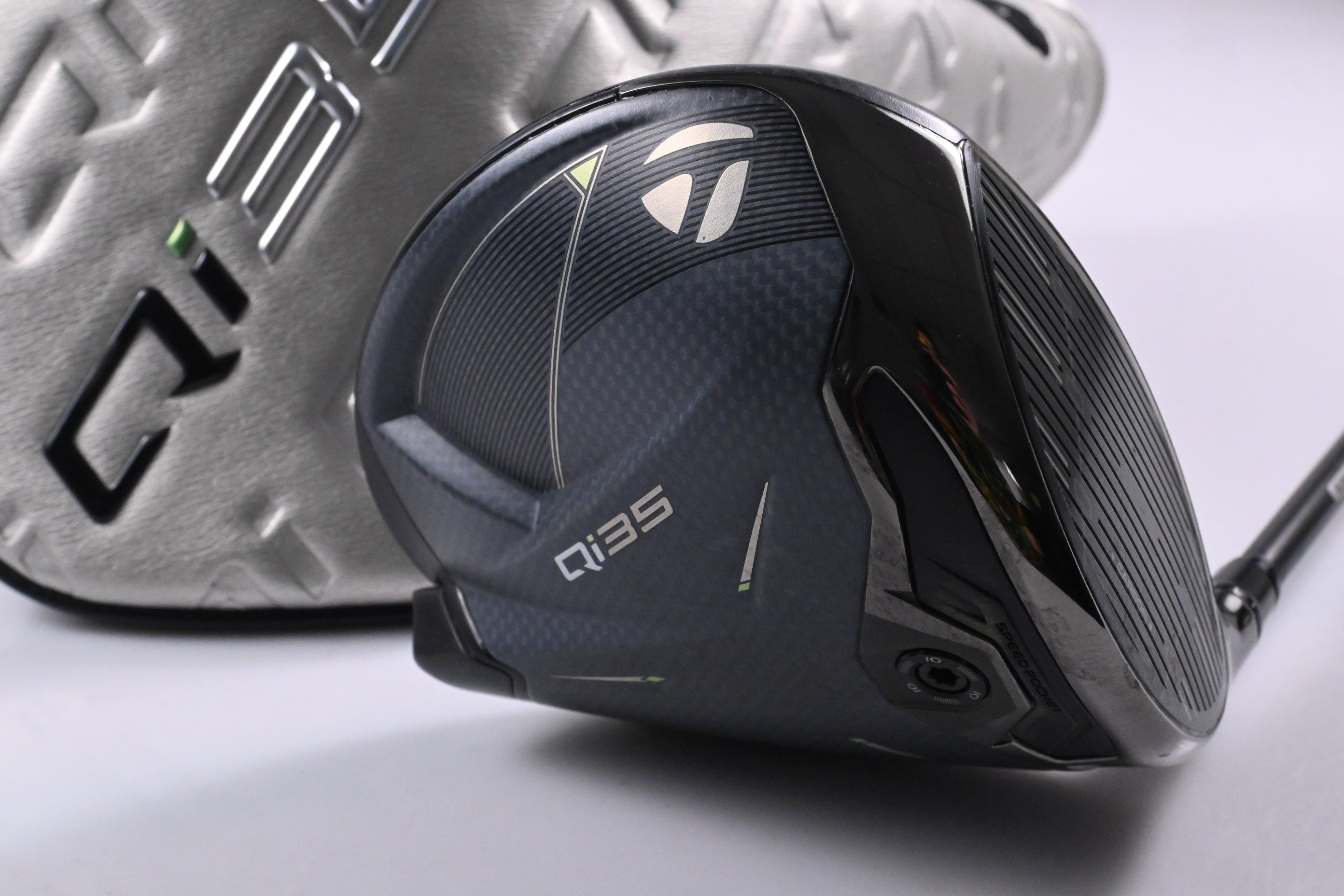 Taylormade Qi35 Driver / 9 Degree / X-Flex Graphite Design Tour AD IZ-7 Shaft