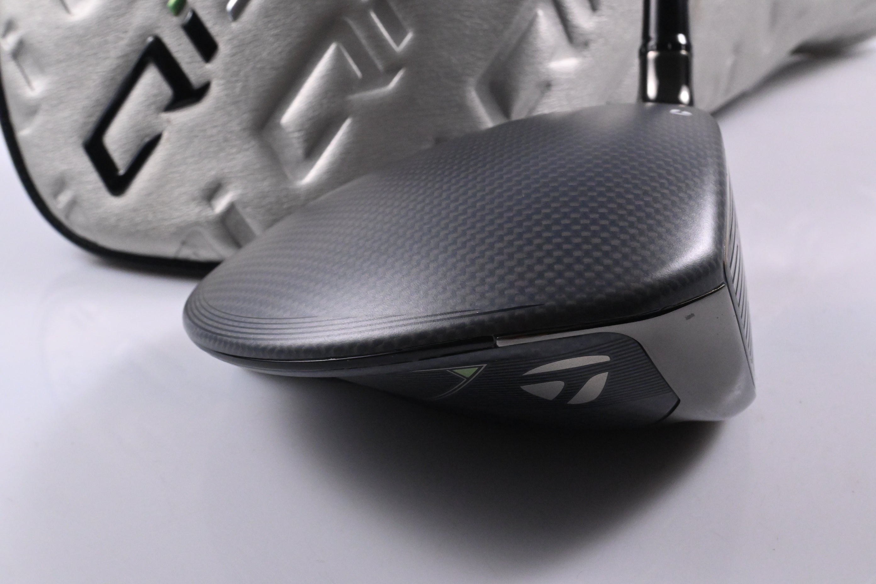 Taylormade Qi35 Driver / 9 Degree / X-Flex Graphite Design Tour AD IZ-7 Shaft