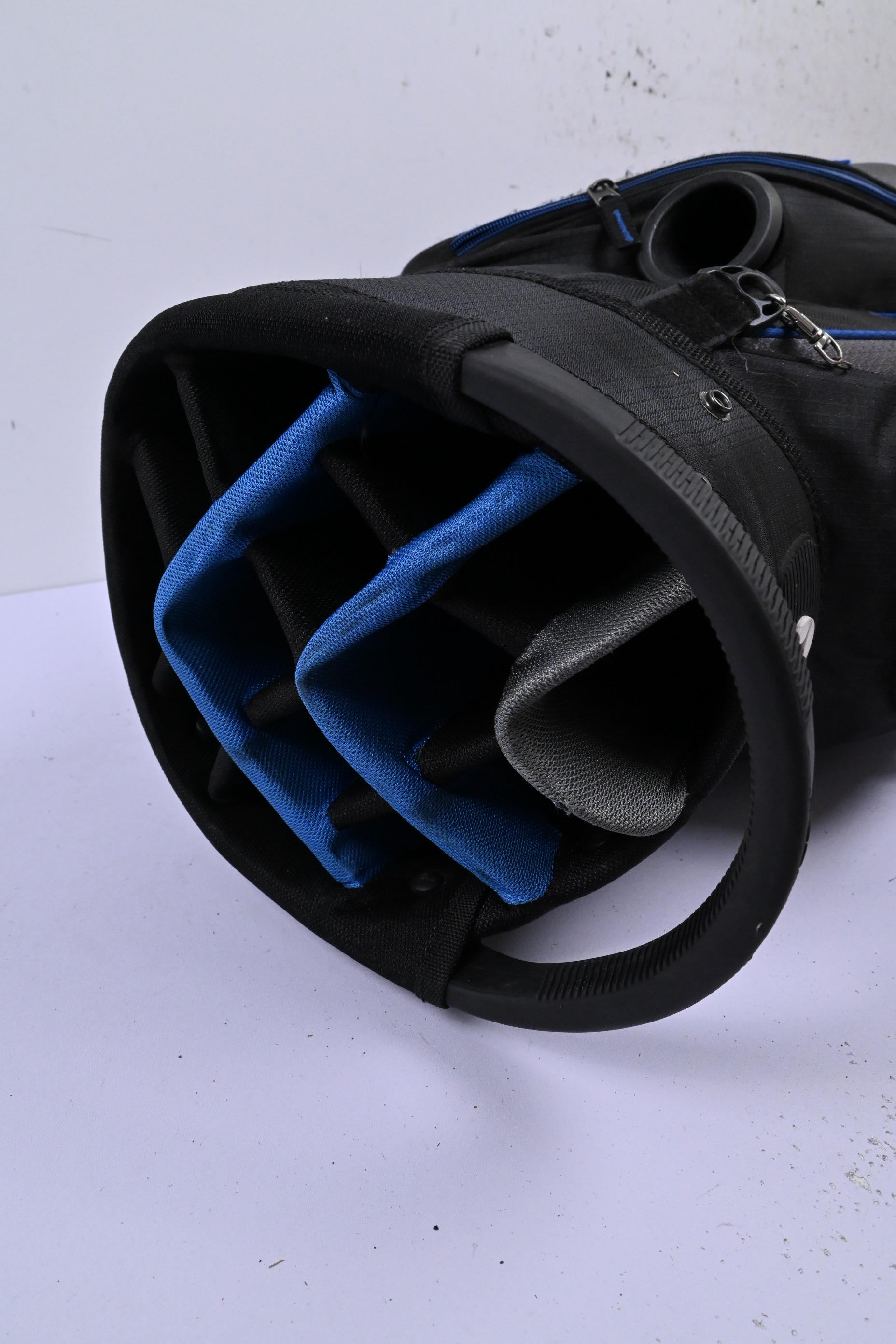 Motocaddy Club Series Cart Bag / 14-Way Divider / Black & Blue