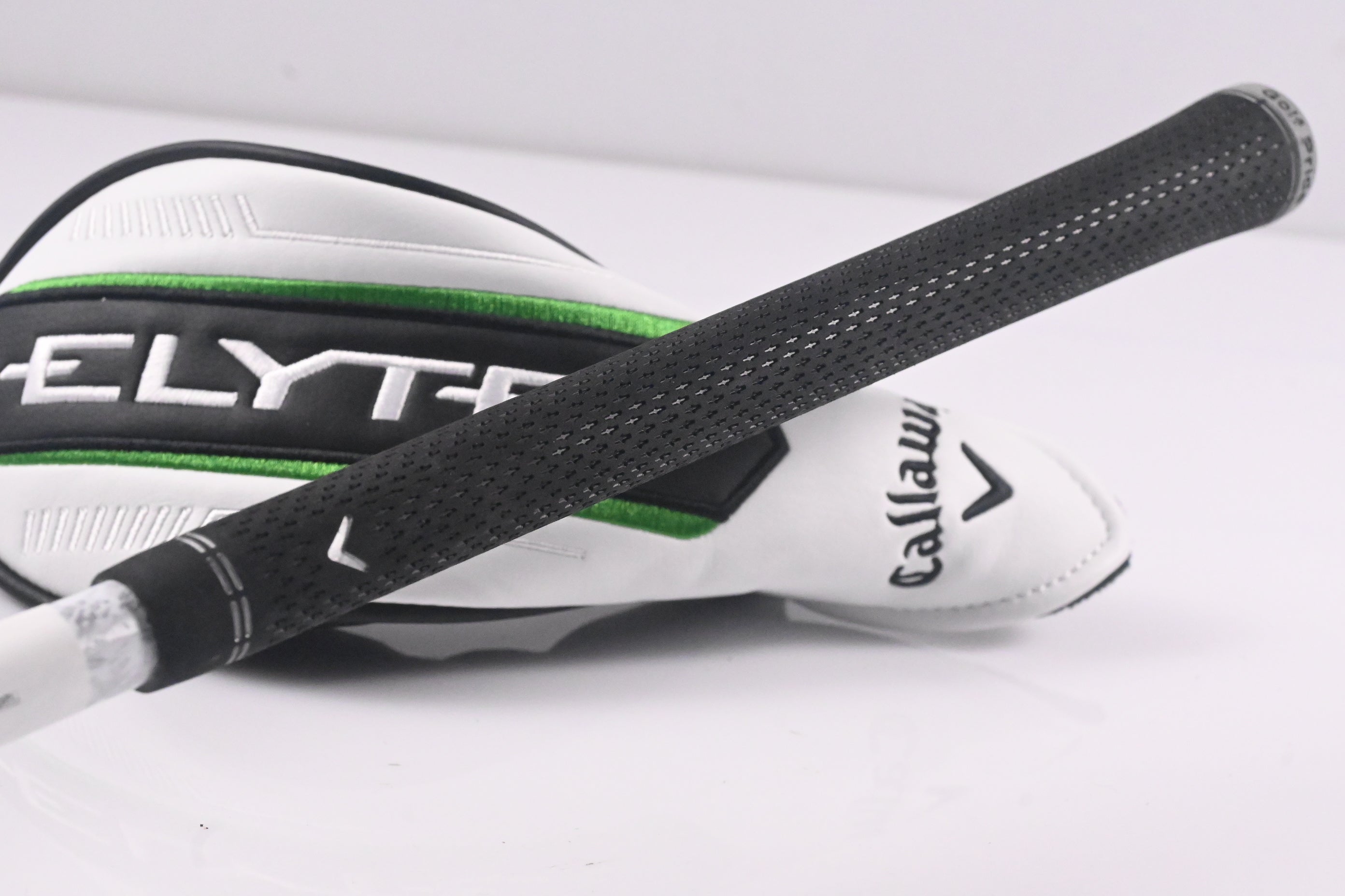 Callaway Elyte #4 Hybrid / 22 Degree / Regular Flex Denali Charcoal 60 Shaft