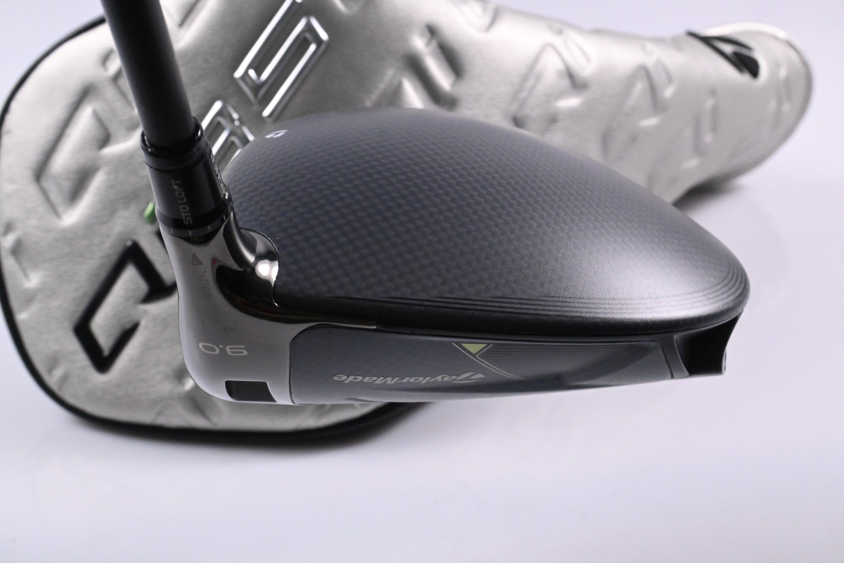 Taylormade Qi35 Driver / 9 Degree / X-Flex Graphite Design Tour AD IZ-7 Shaft