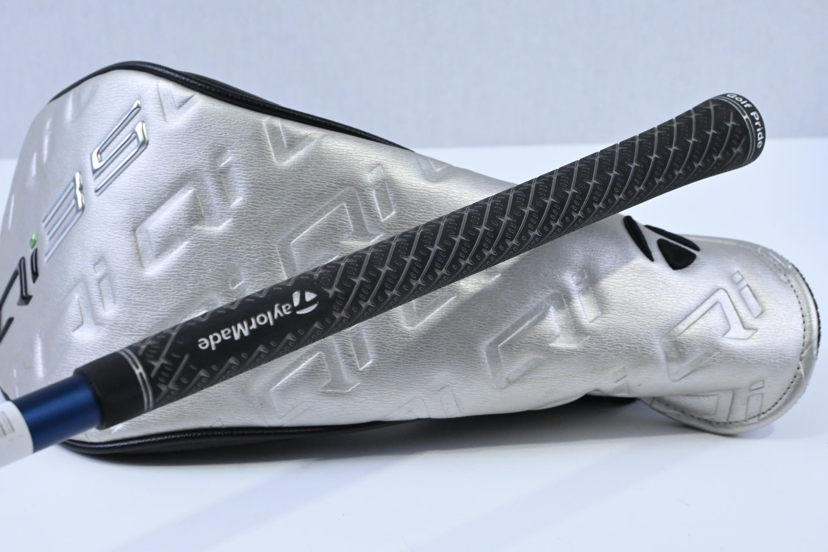 Taylormade Qi35 LS Driver / 10.5 Degree / Stiff Flex Fujikura Ventus Blue 5