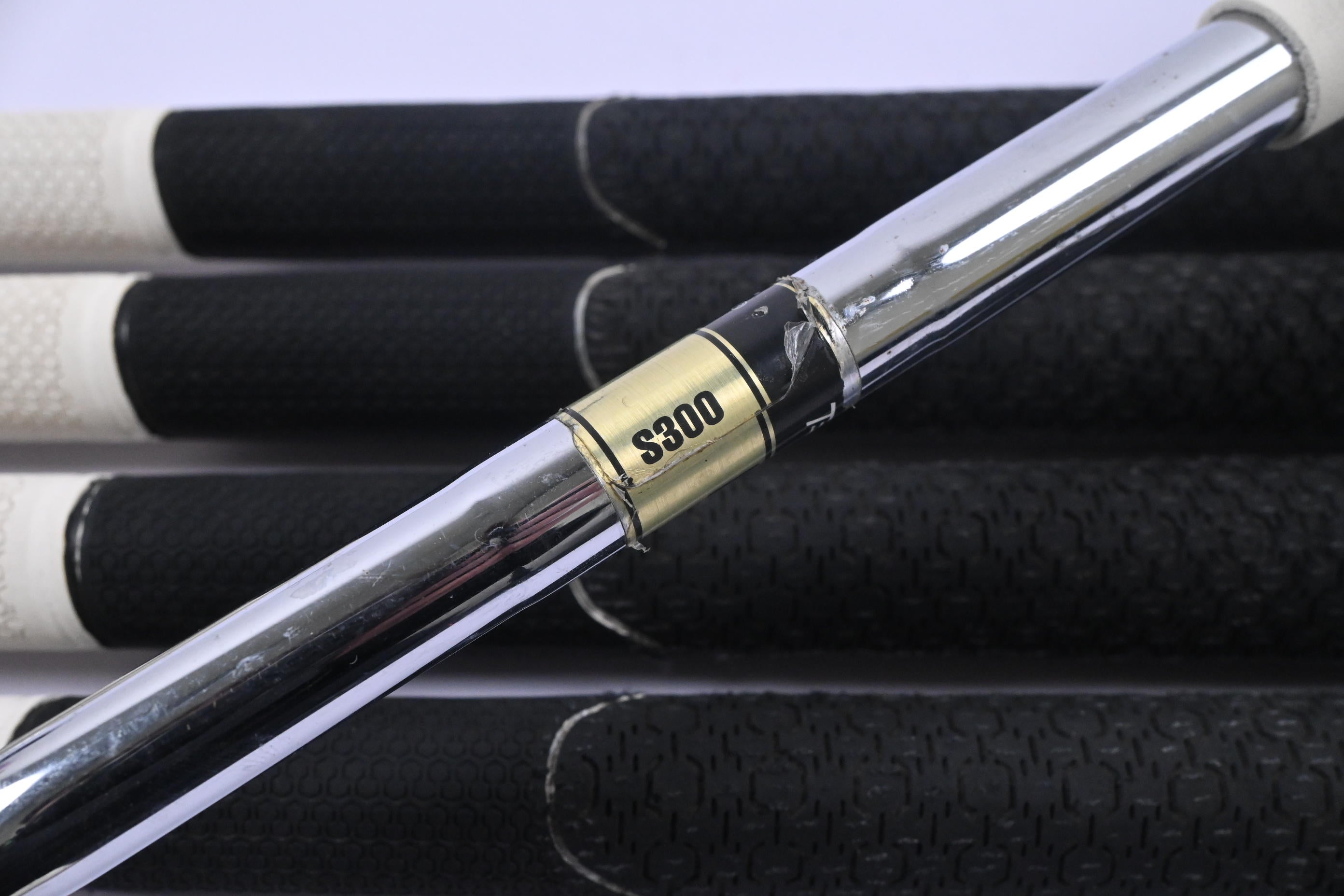 Ping i-Series E1 Irons / 5-PW / Blue Dot / Stiff Flex Dynamic Gold S300 Shafts