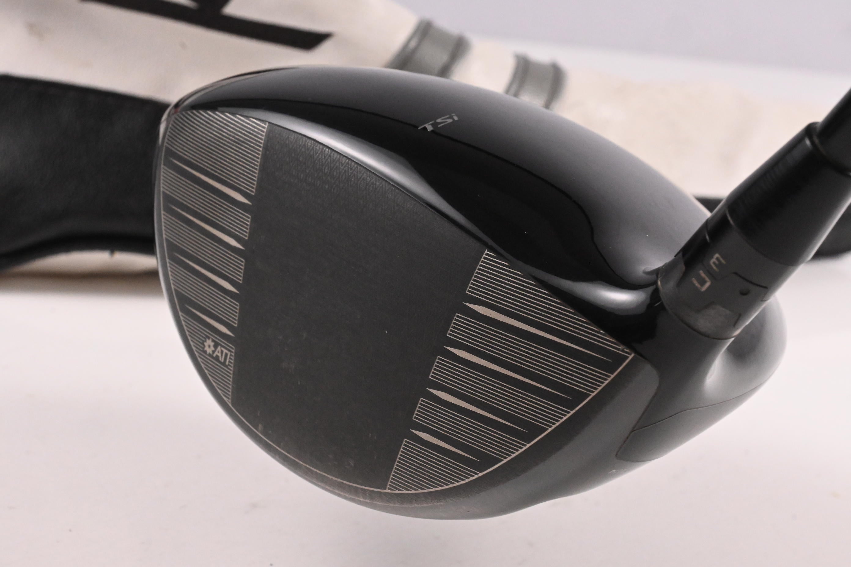 Titleist TSi2 Driver / 10 Degree / Stiff Flex HZRDUS Smoke RDX Black 60 Shaft