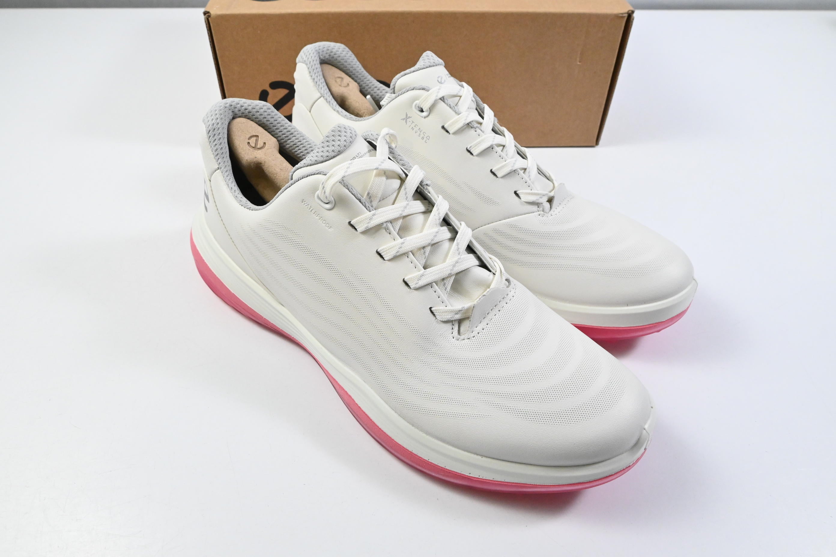 Ladies Ecco LT1 Golf Shoes / Size UK 7.5 / White, Pink