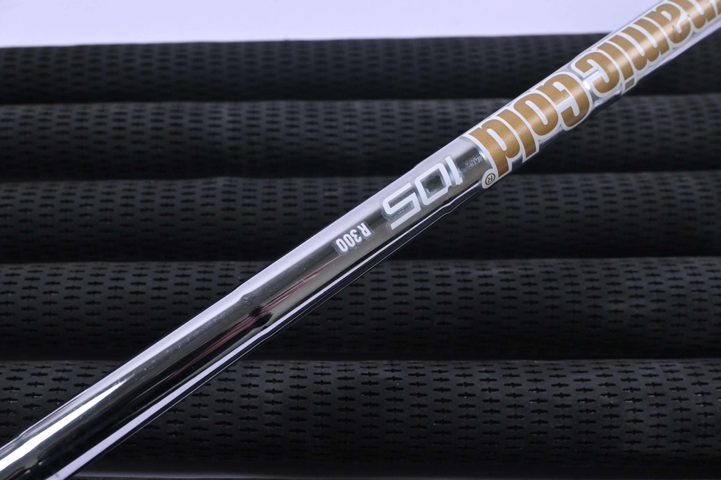 Ping I230 Irons / 4-PW / Black Dot / Regular Flex Dynamic Gold R300 105 Shafts