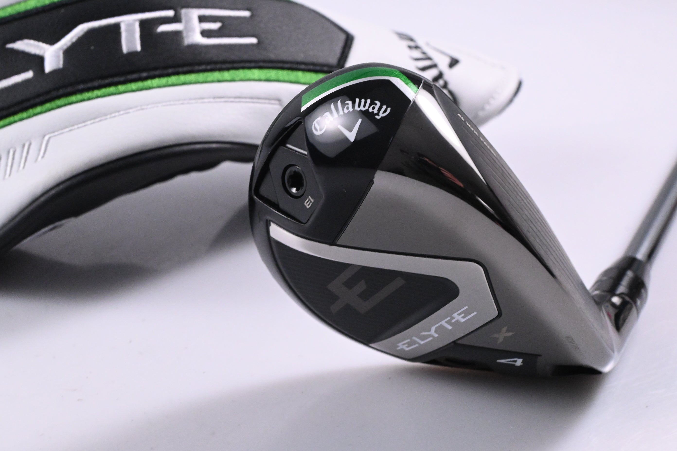 Callaway Elyte X #4 Hybrid / 21 Degree / Regular Flex Denali Charcoal 60 Shaft