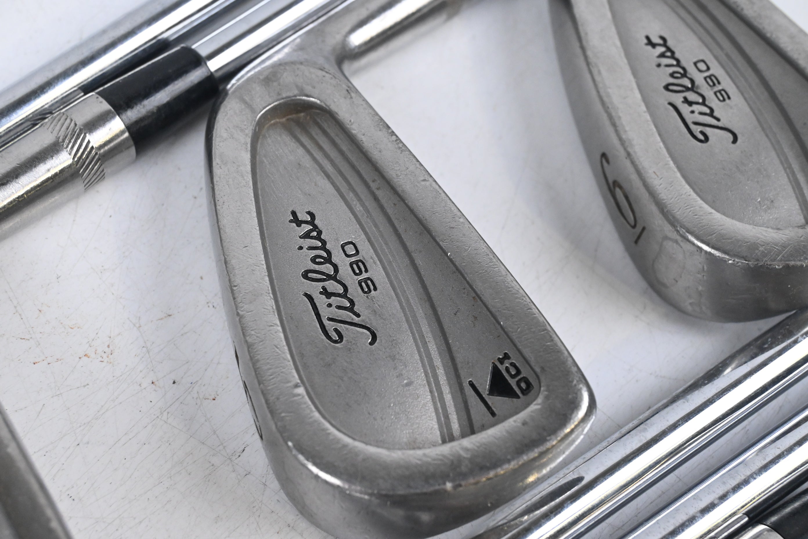 Titleist DCI 990 Irons / 3-PW / Regular Flex Dynamic Gold R300 Shafts