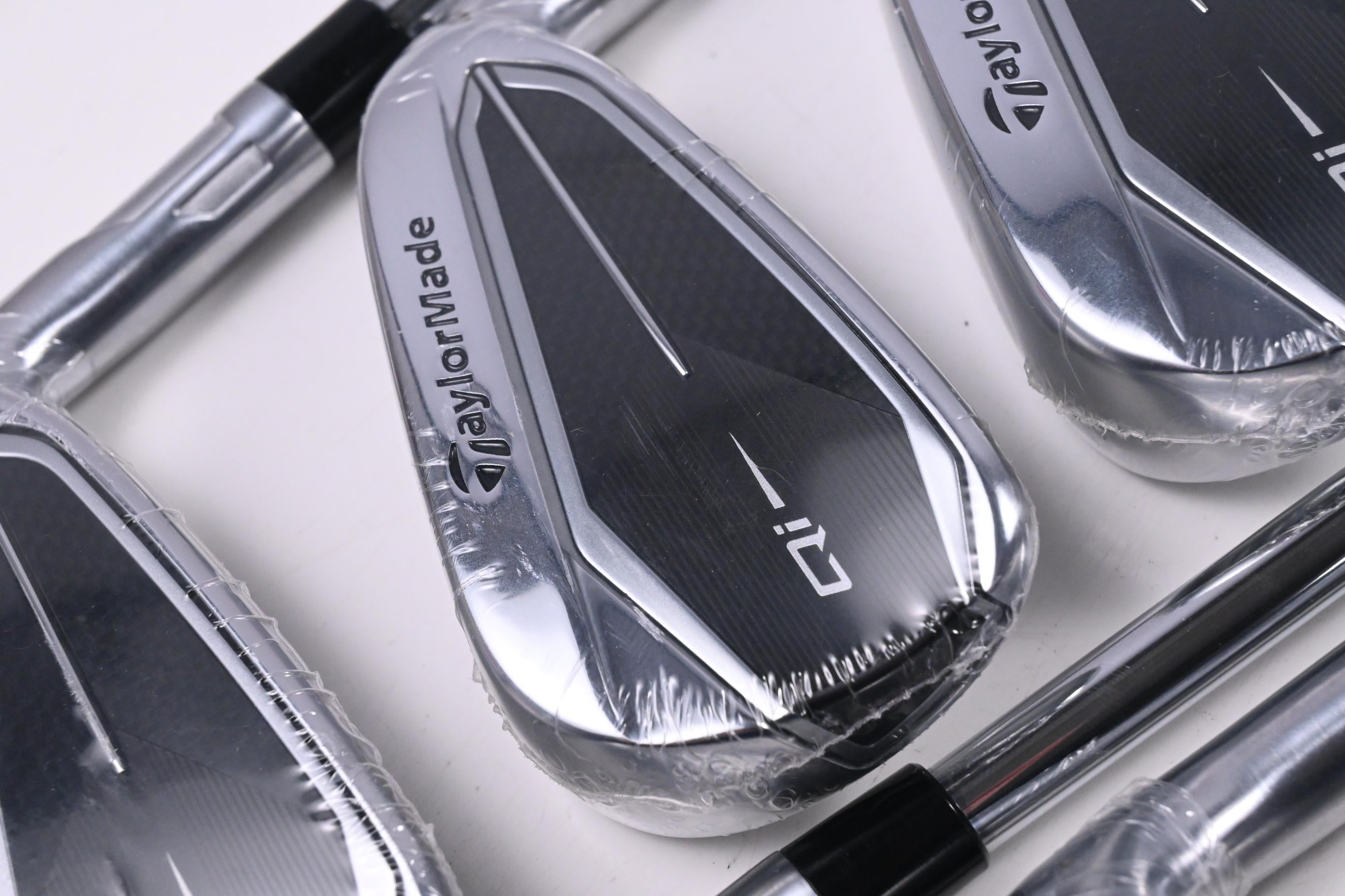 Taylormade Qi Irons / 5-PW+AW+SW / Regular Flex KBS MAX MT 85 Shafts