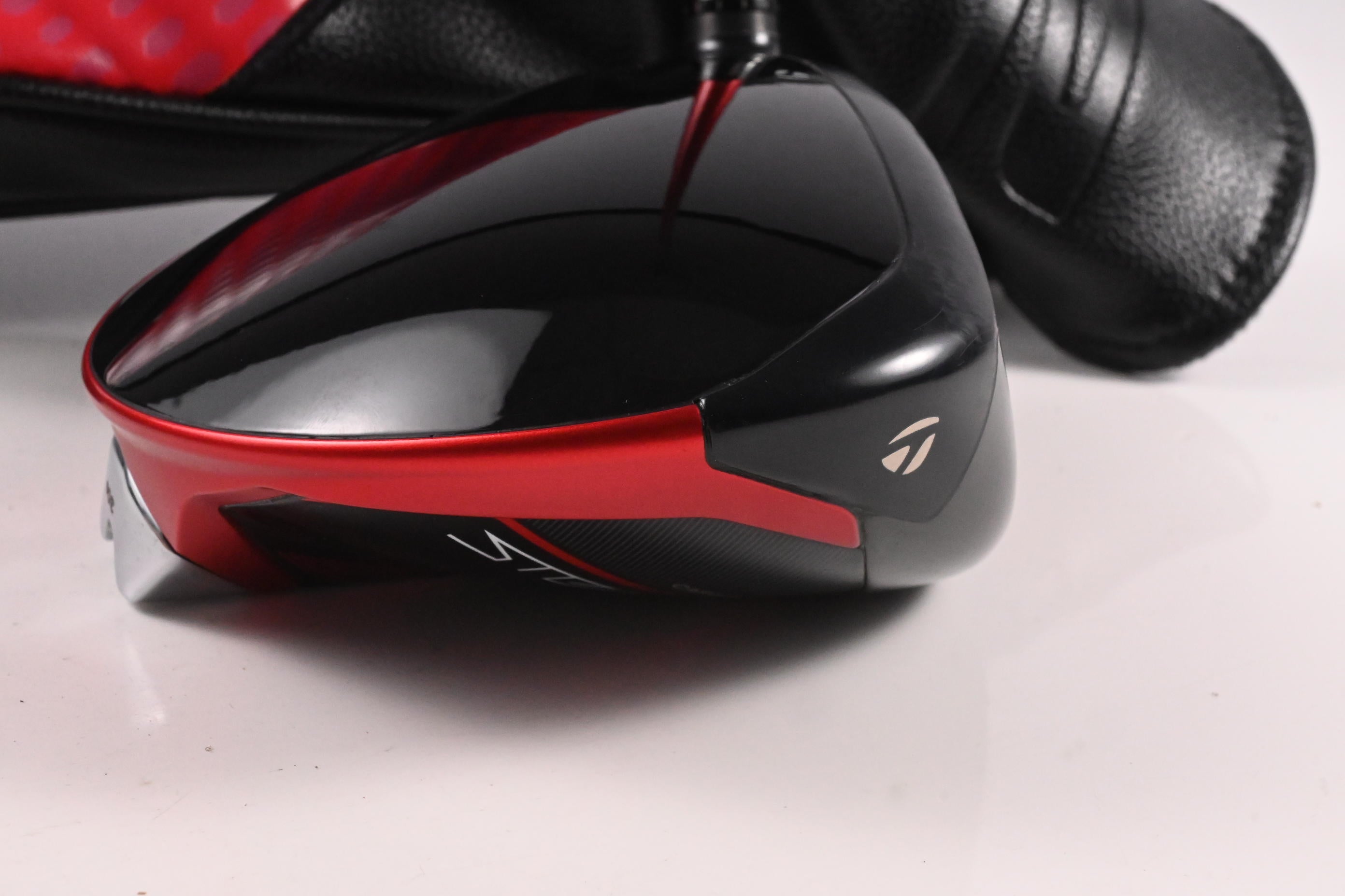 Taylormade Stealth 2 HD Driver / 10.5 Degree / Regular Flex Fujikura SpeederNX