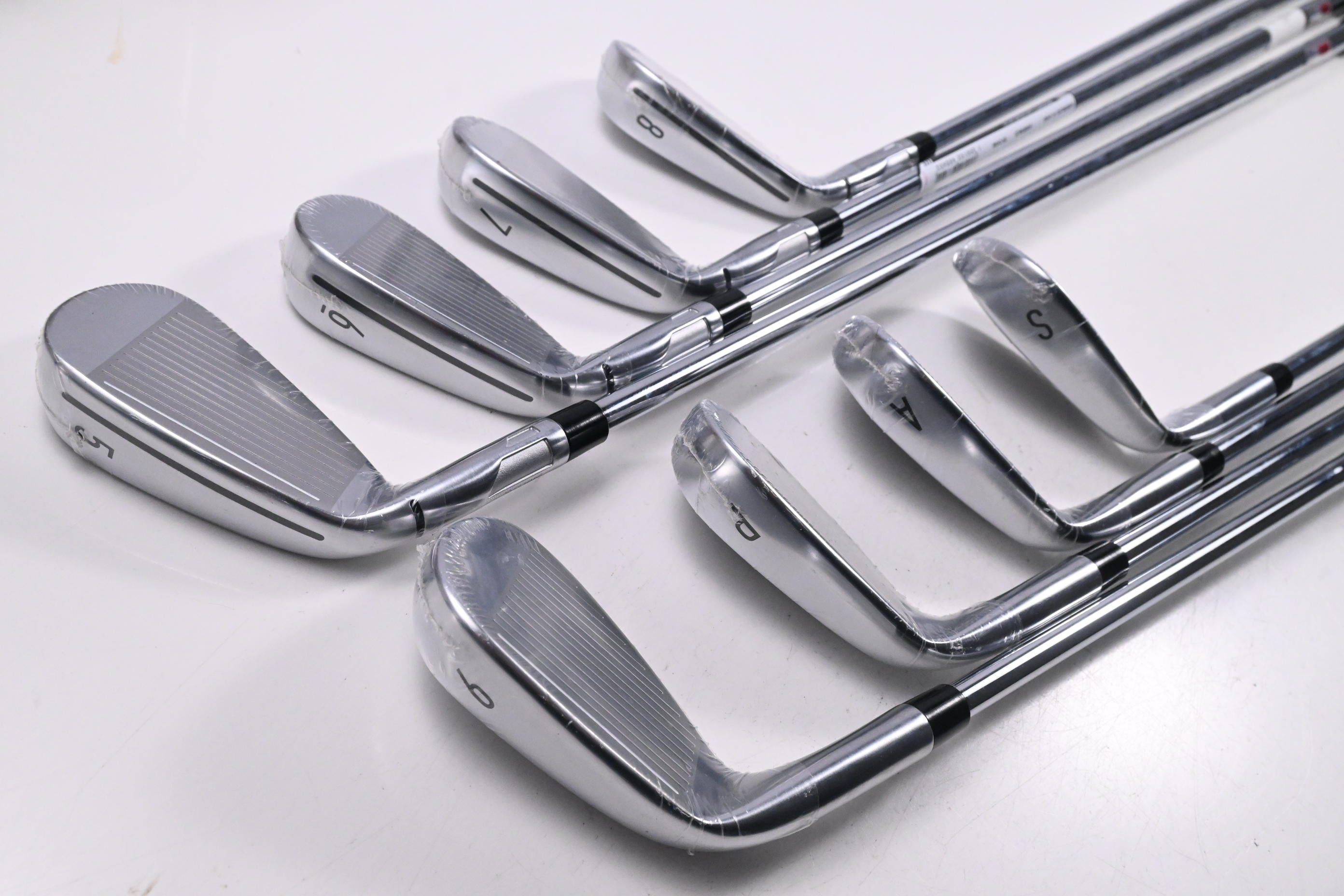 Taylormade Qi Irons / 5-PW+AW+SW / Regular Flex KBS MAX MT 85 Shafts