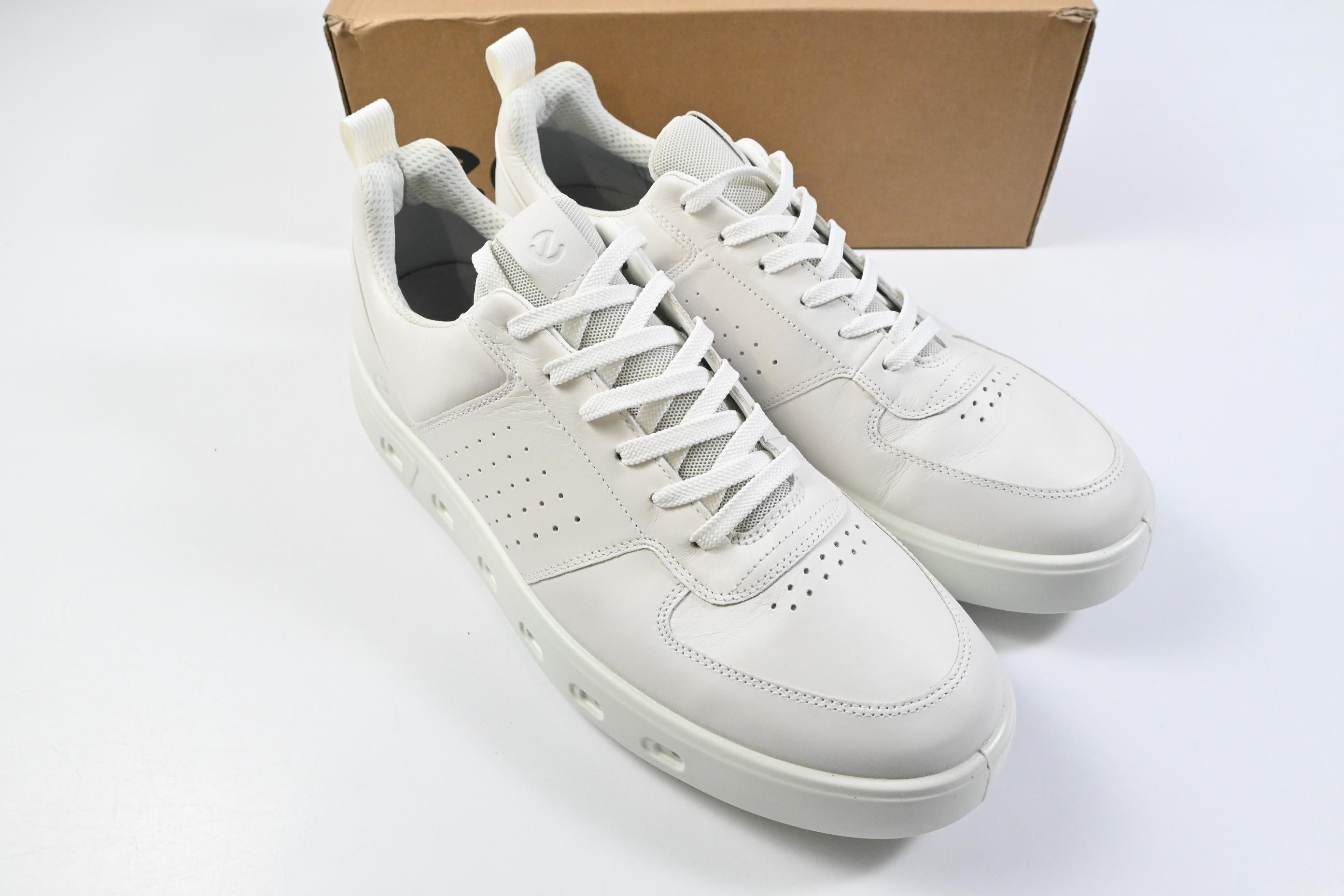 Ecco Street 720 Hybrid Golf Shoes / Size UK 10.5-11 / White