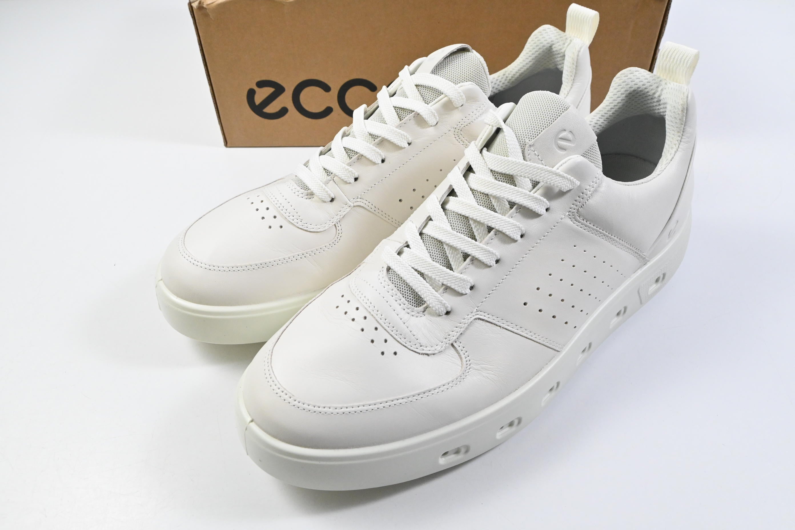 Ecco Street 720 Hybrid Golf Shoes / Size UK 10.5-11 / White