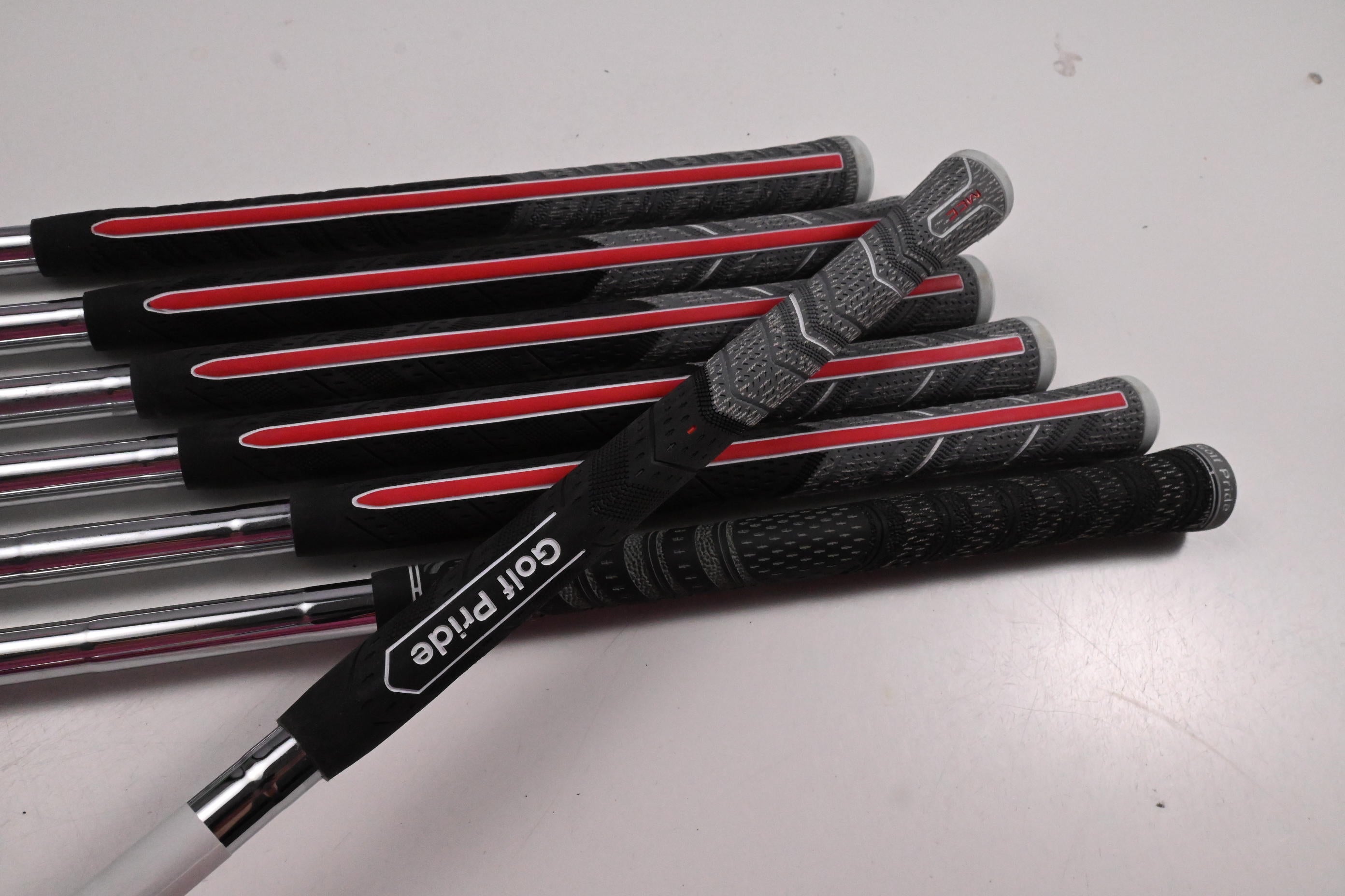 Mizuno Pro 245 Irons / 4-PW / Regular Flex Dynamic Gold Mid 100 R300 Shafts