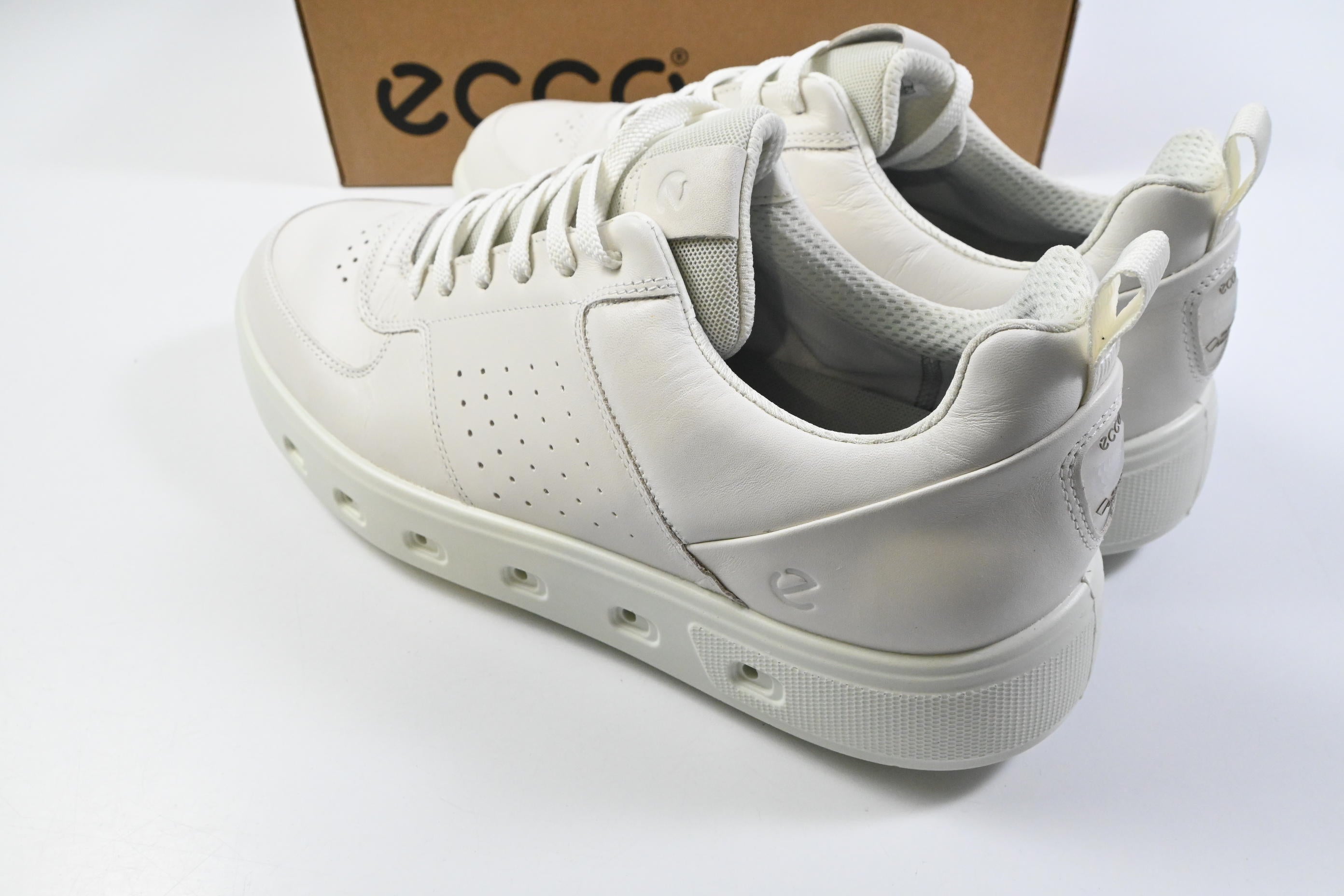 Ecco Street 720 Hybrid Golf Shoes / Size UK 10.5-11 / White