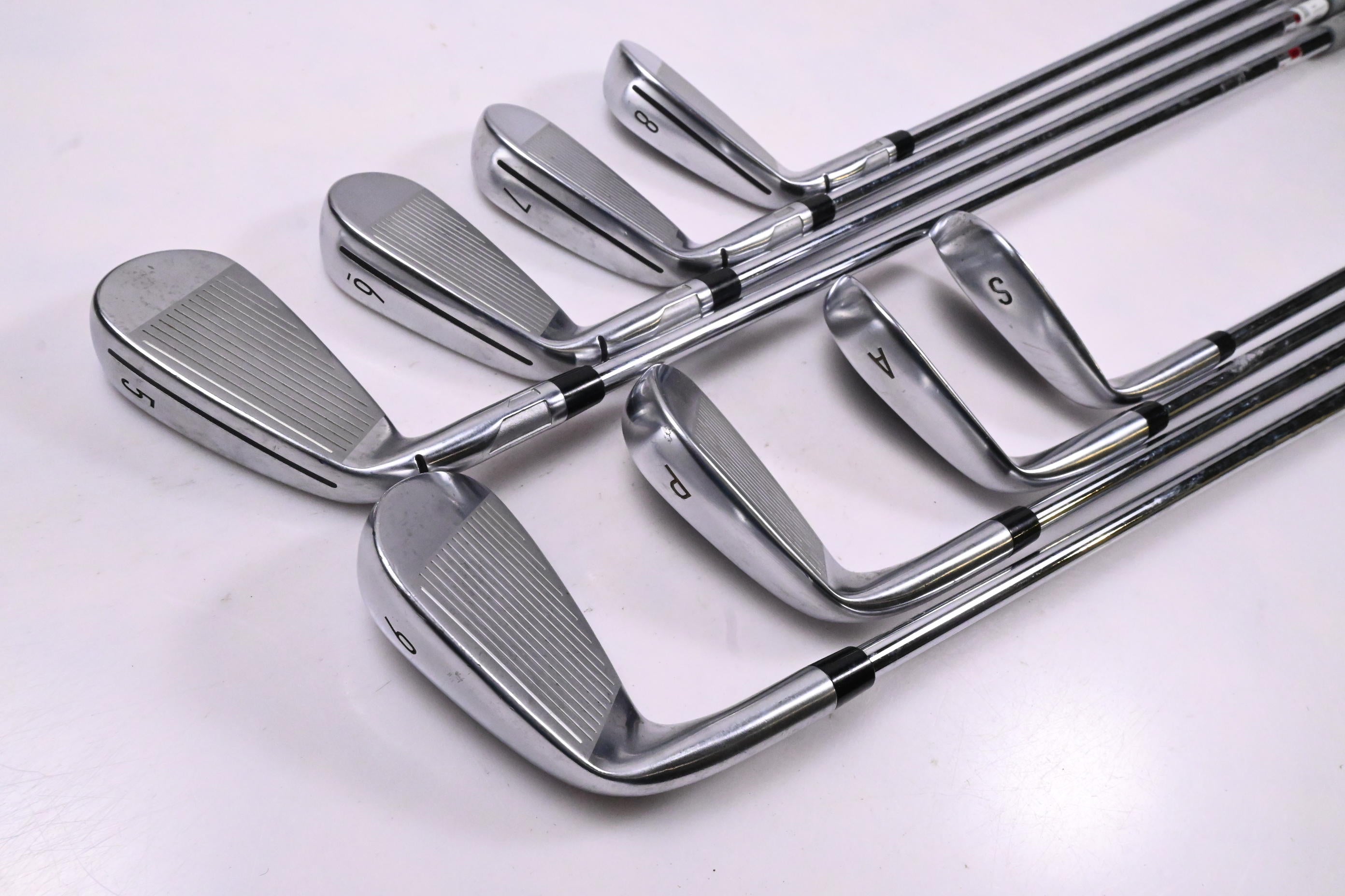 Taylormade Qi Irons / 5-PW+GW+SW / Regular Flex KBS MAX MT 85 Shafts