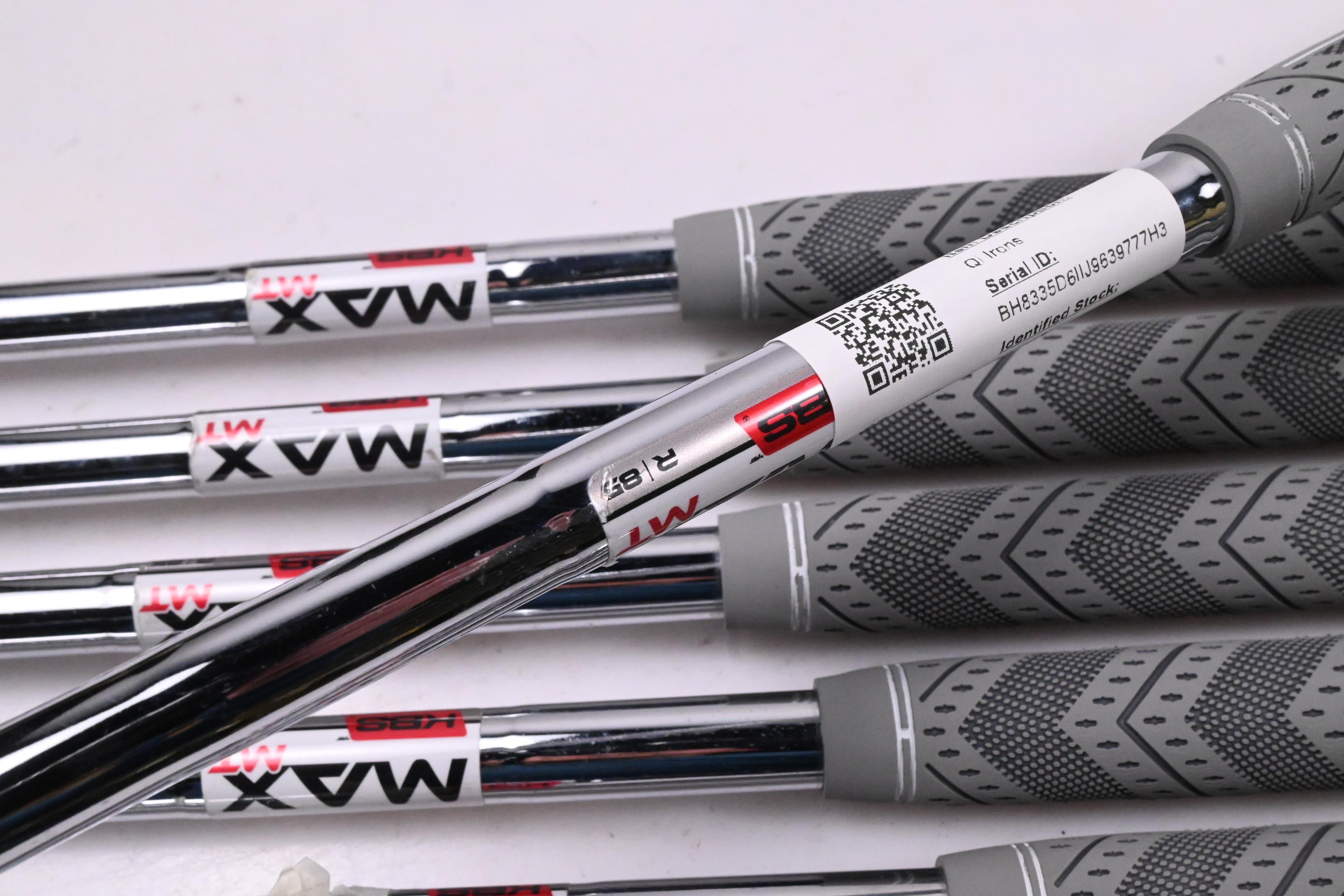 Taylormade Qi Irons / 5-PW+GW+SW / Regular Flex KBS MAX MT 85 Shafts