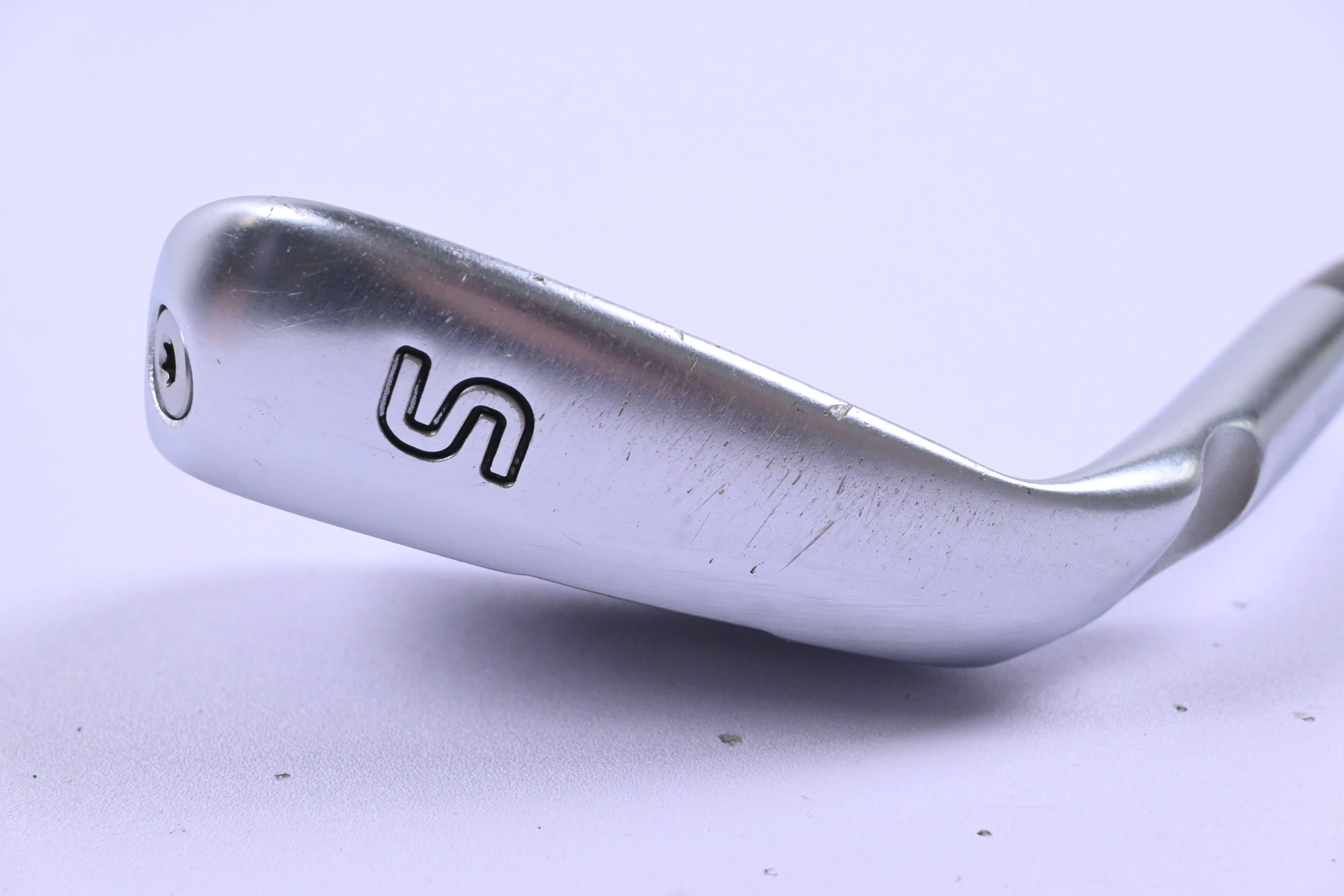 Ping G425 Sand Wedge / 54 Degree / Black Dot / Regular Flex Elevate MPH 95 Shaft