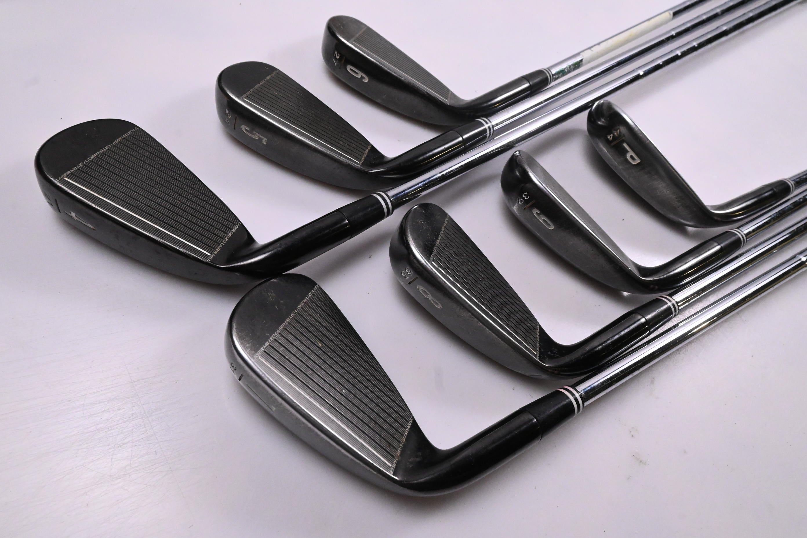 Cleveland CG16 Black Pearl Irons / 4-PW / Regular Flex Cleveland 85 Shafts