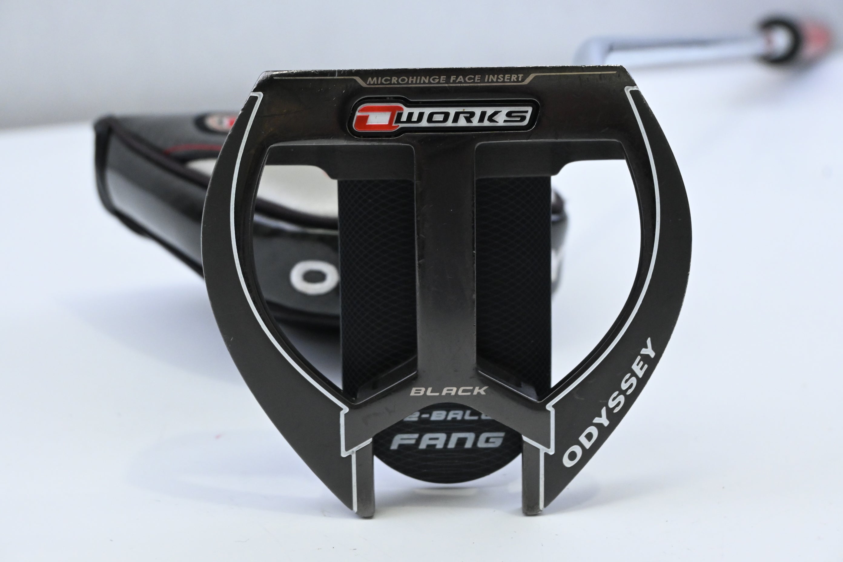 Odyssey O-Works Black 2 Ball Fang Putter / 33 Inch