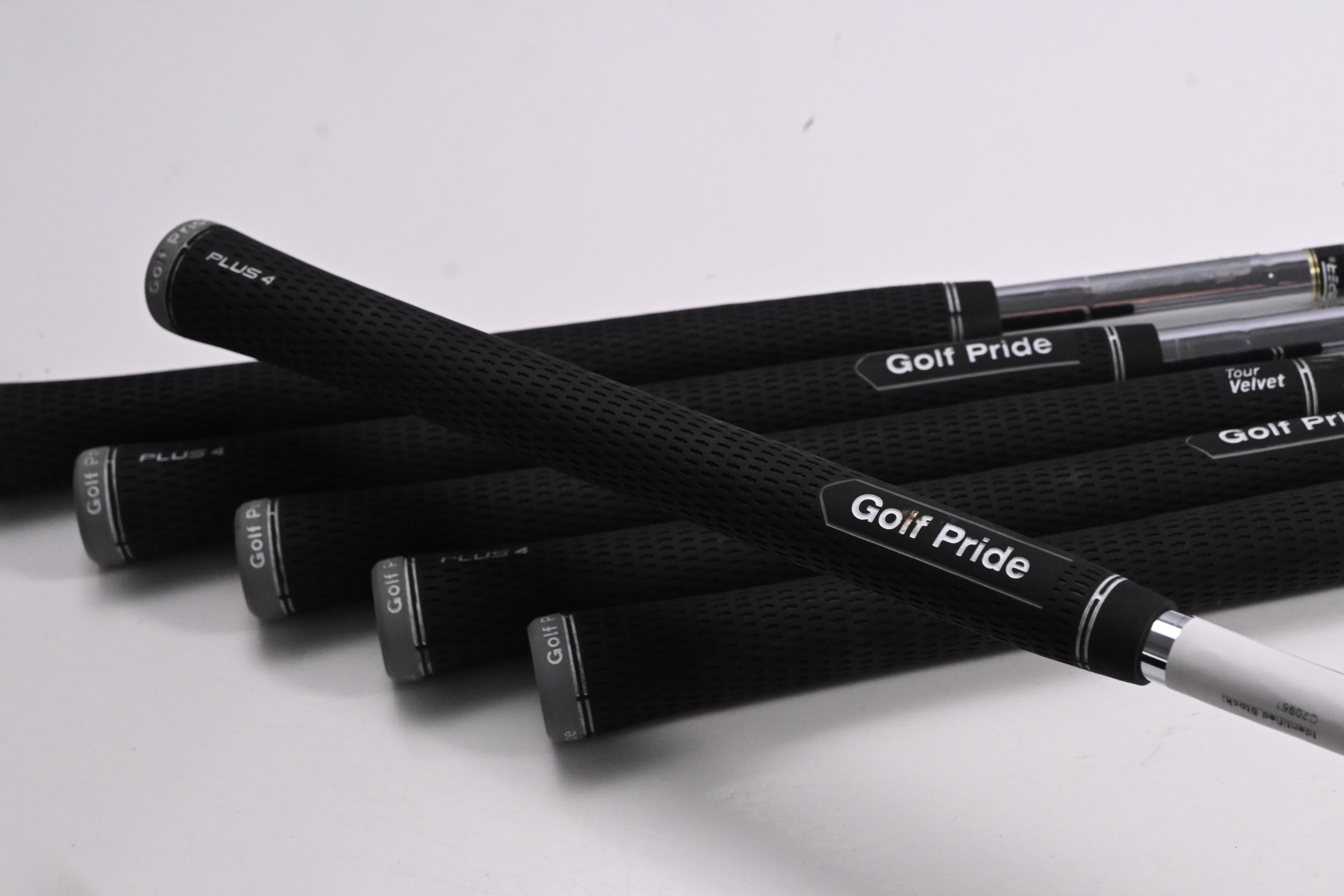 Dynamic Gold S300 Shafts / Stiff Flex / Set of 6 / .355" Tip