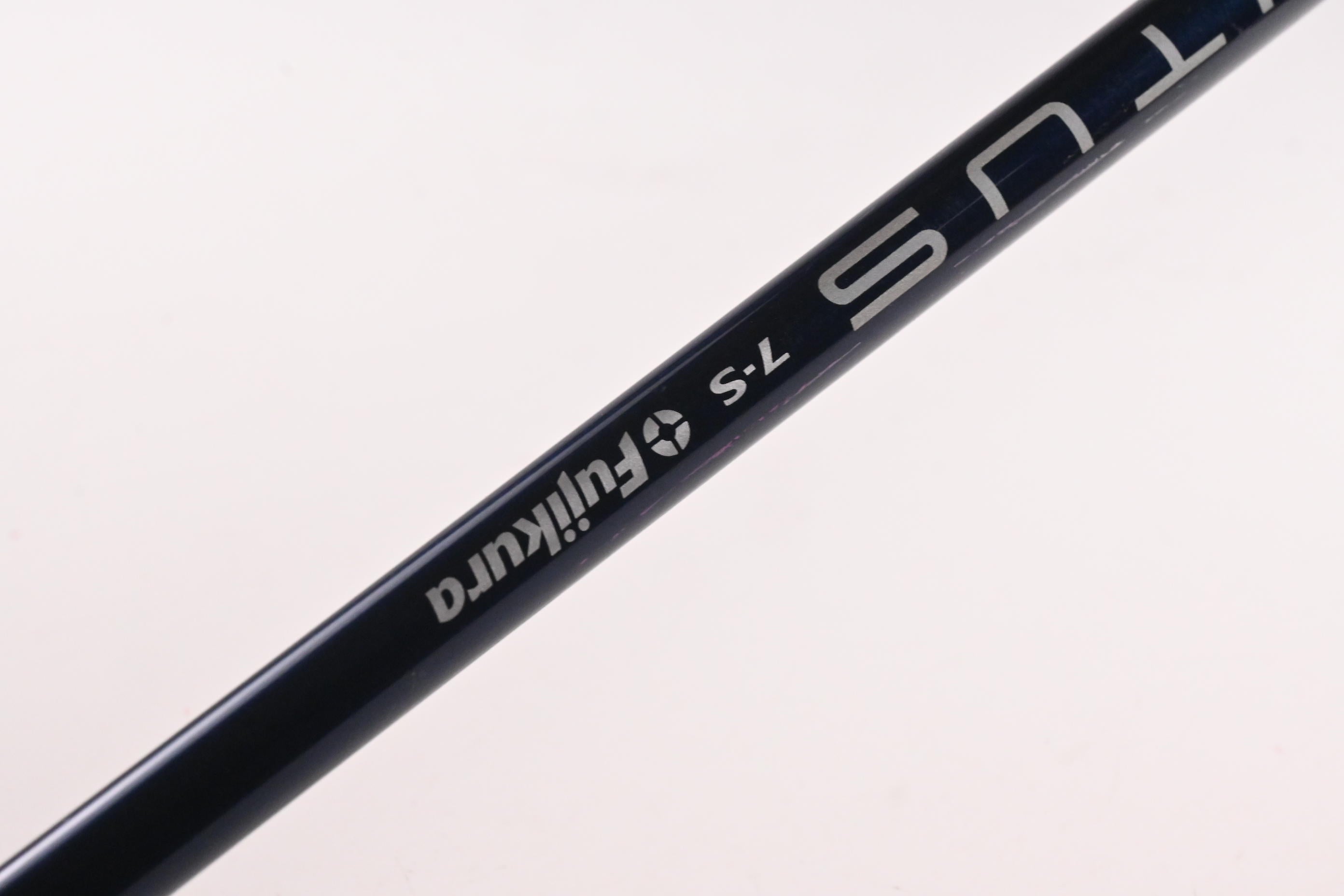 Taylormade SIM2 Max #4 Hybrid / 22 Degree / Stiff Flex Fujikura Ventus Blue 7
