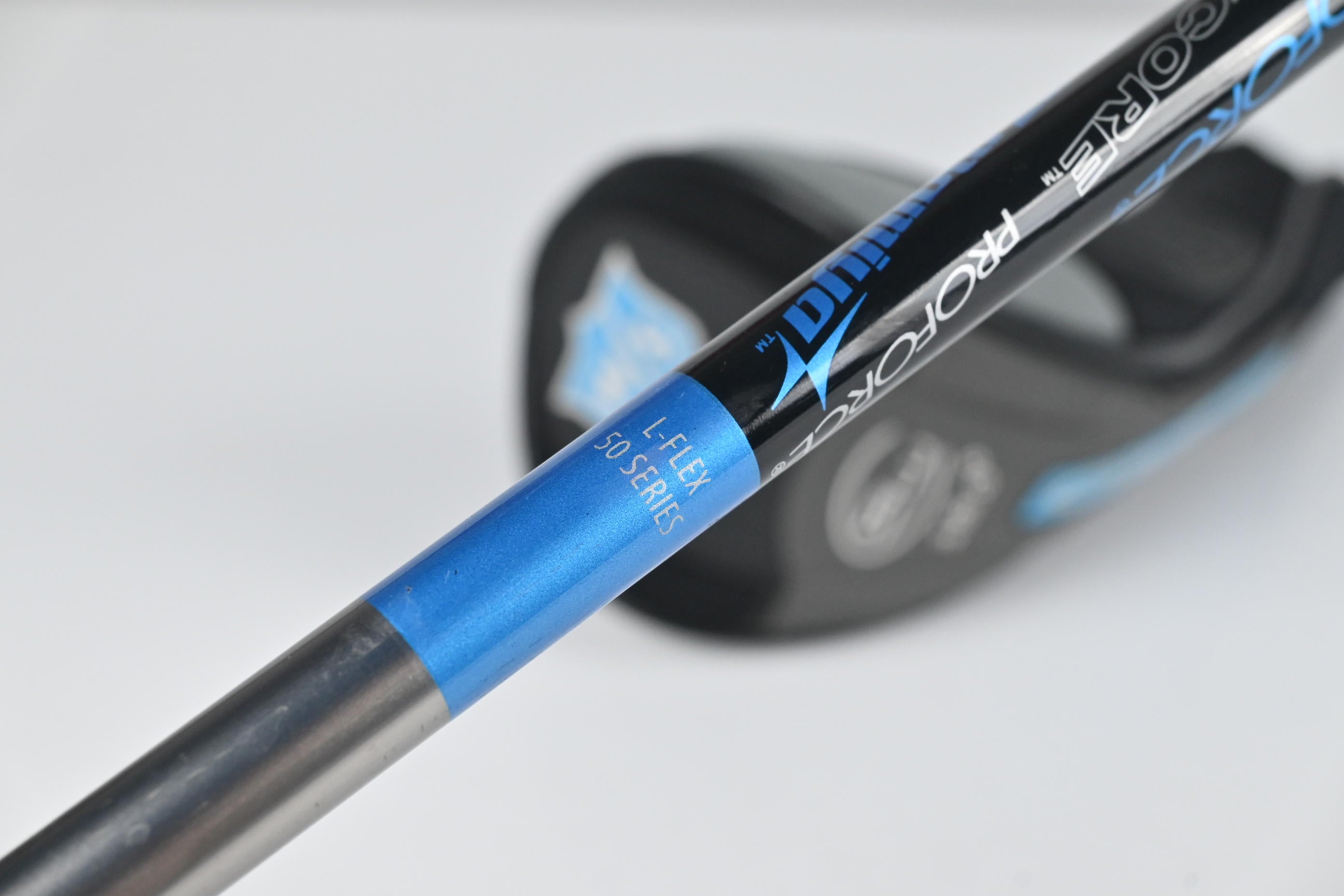 Ladies Wilson Staff Fybrid HS #5 Wood / 18 Degree / Ladies Flex UST AXIV Core