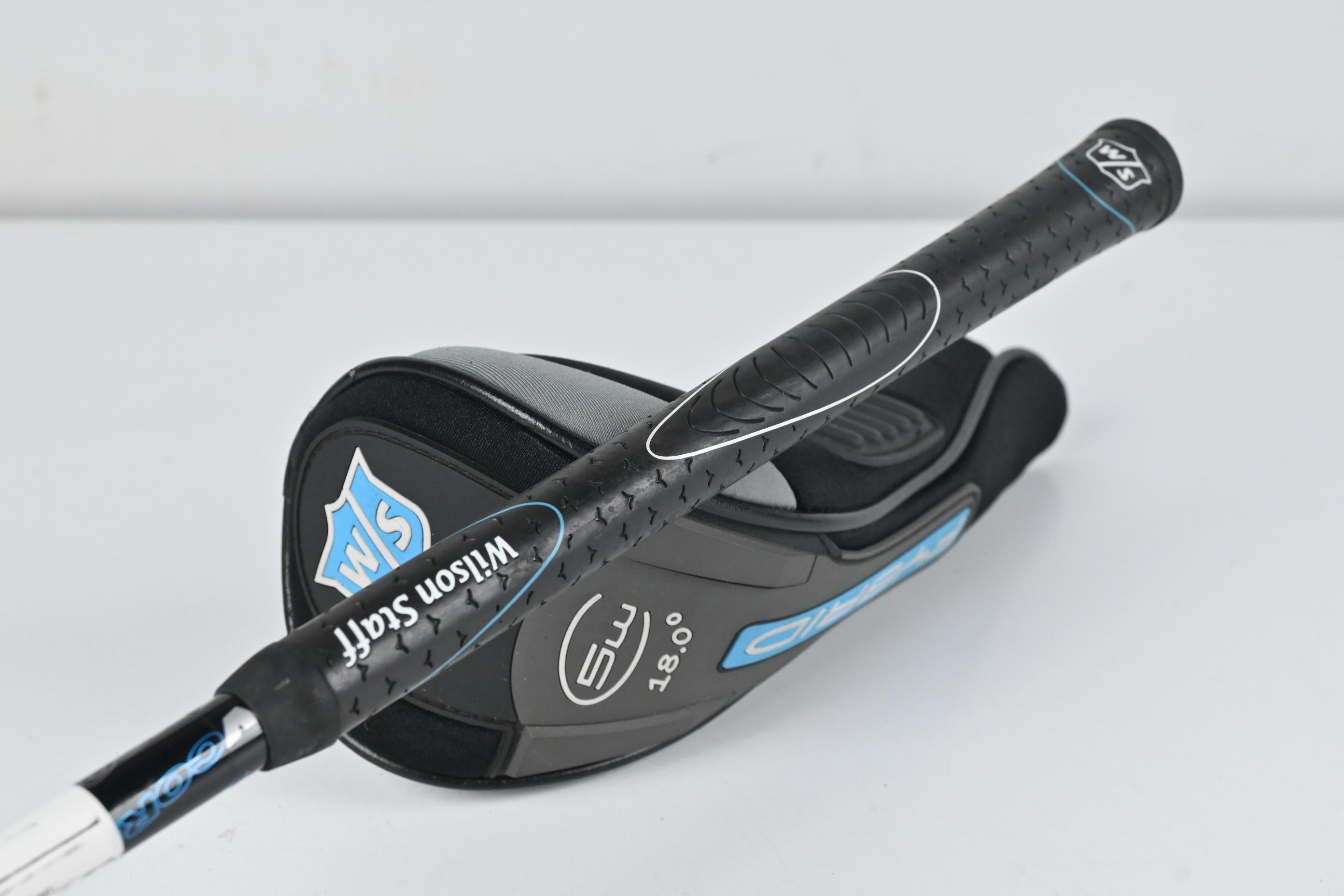 Ladies Wilson Staff Fybrid HS #5 Wood / 18 Degree / Ladies Flex UST AXIV Core