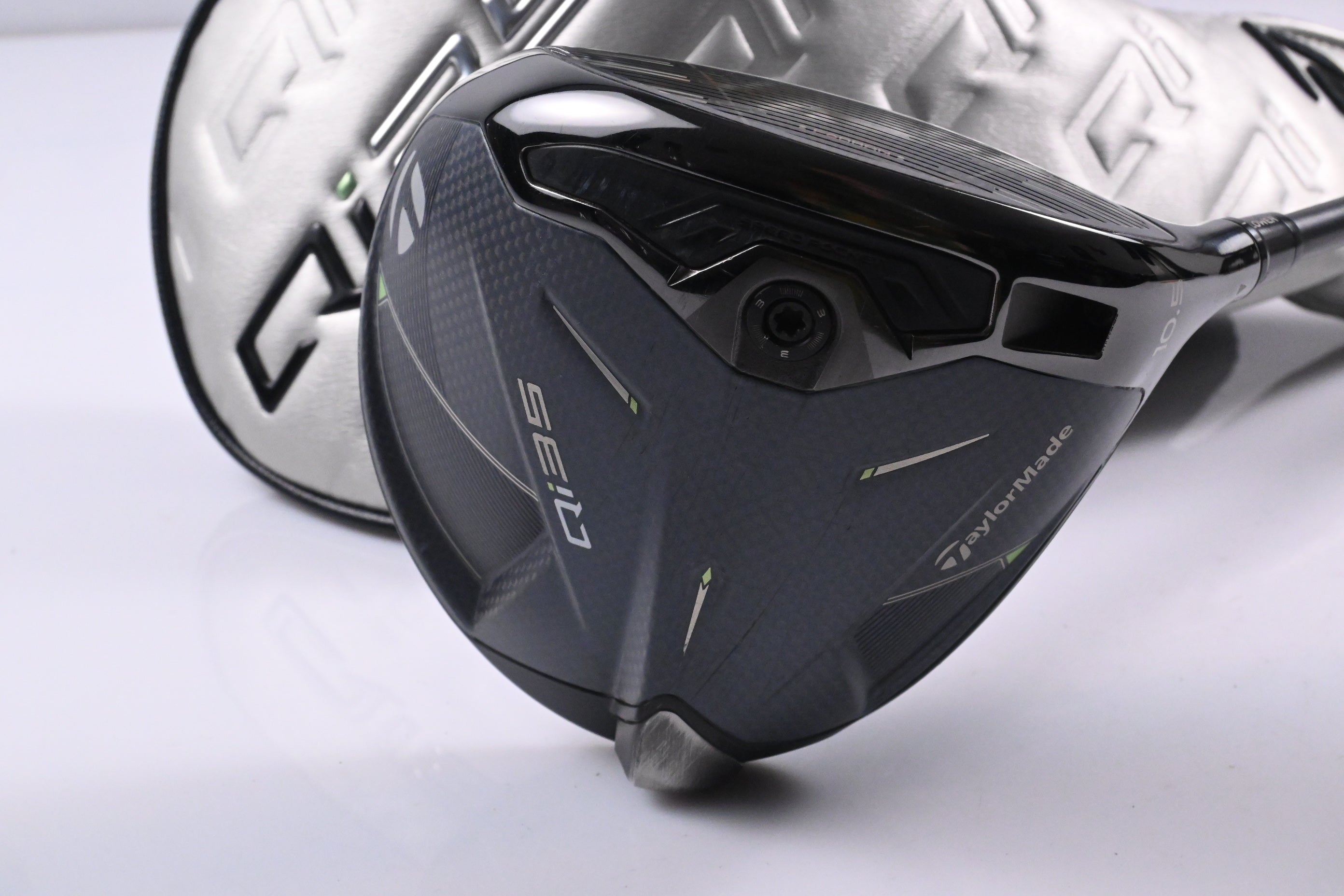 Taylormade Qi35 Driver / 10.5 Degree / Stiff Flex Kai'li CB Blue 60 Shaft