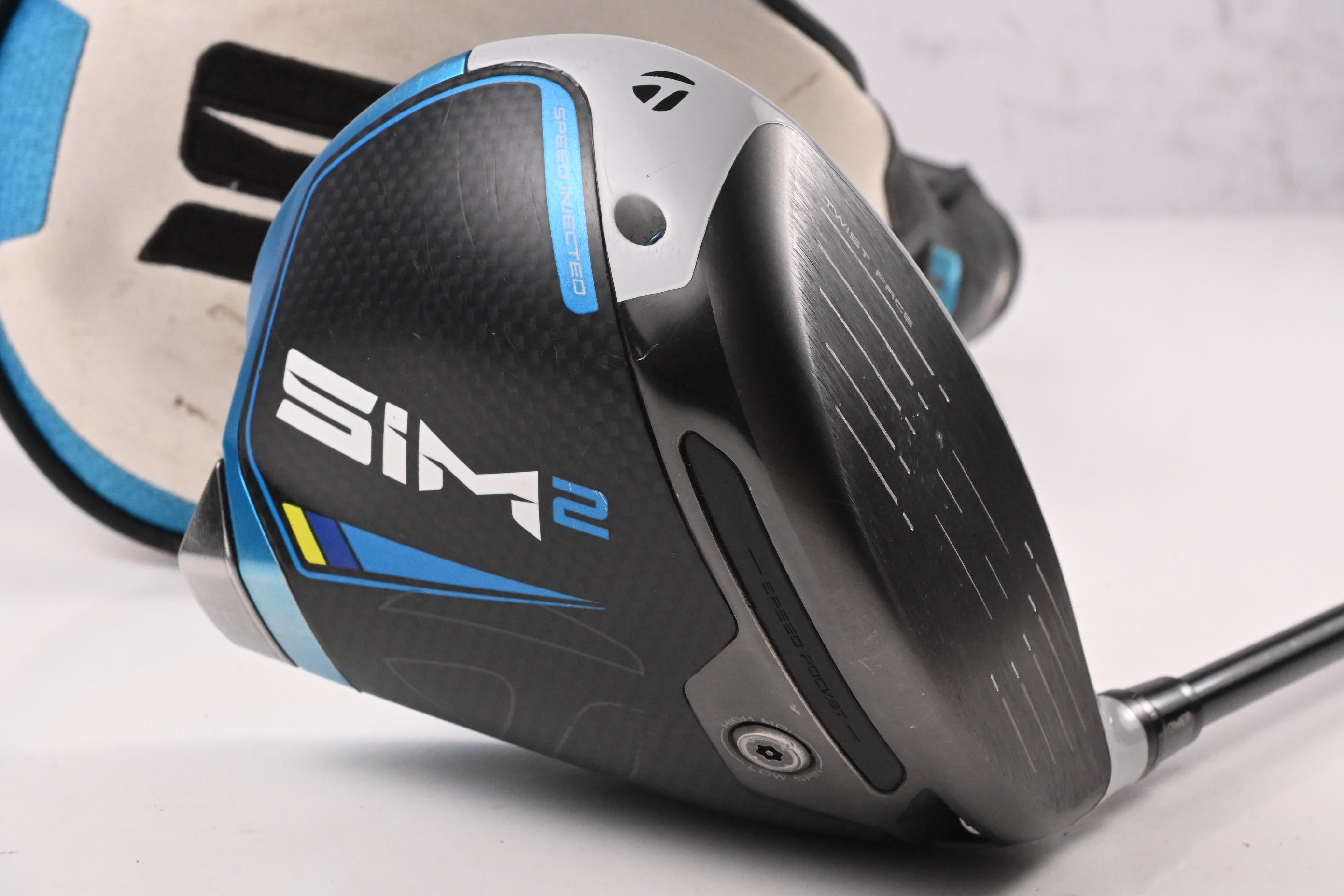 Taylormade SIM2 Driver / 10.5 Degree / Stiff Flex HZRDUS Smoke RDX Black 70