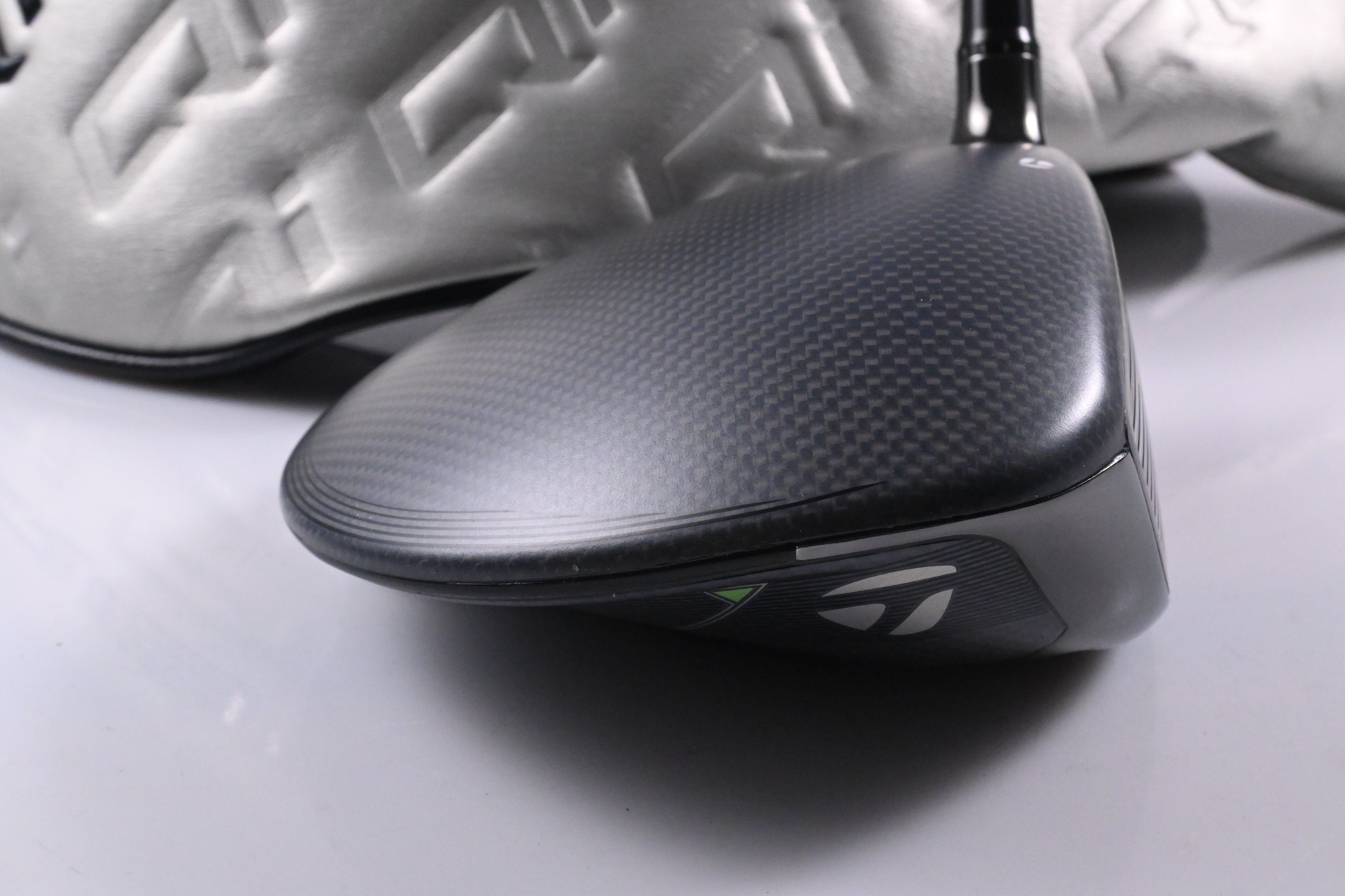 Taylormade Qi35 Driver / 10.5 Degree / Stiff Flex Kai'li CB Blue 60 Shaft