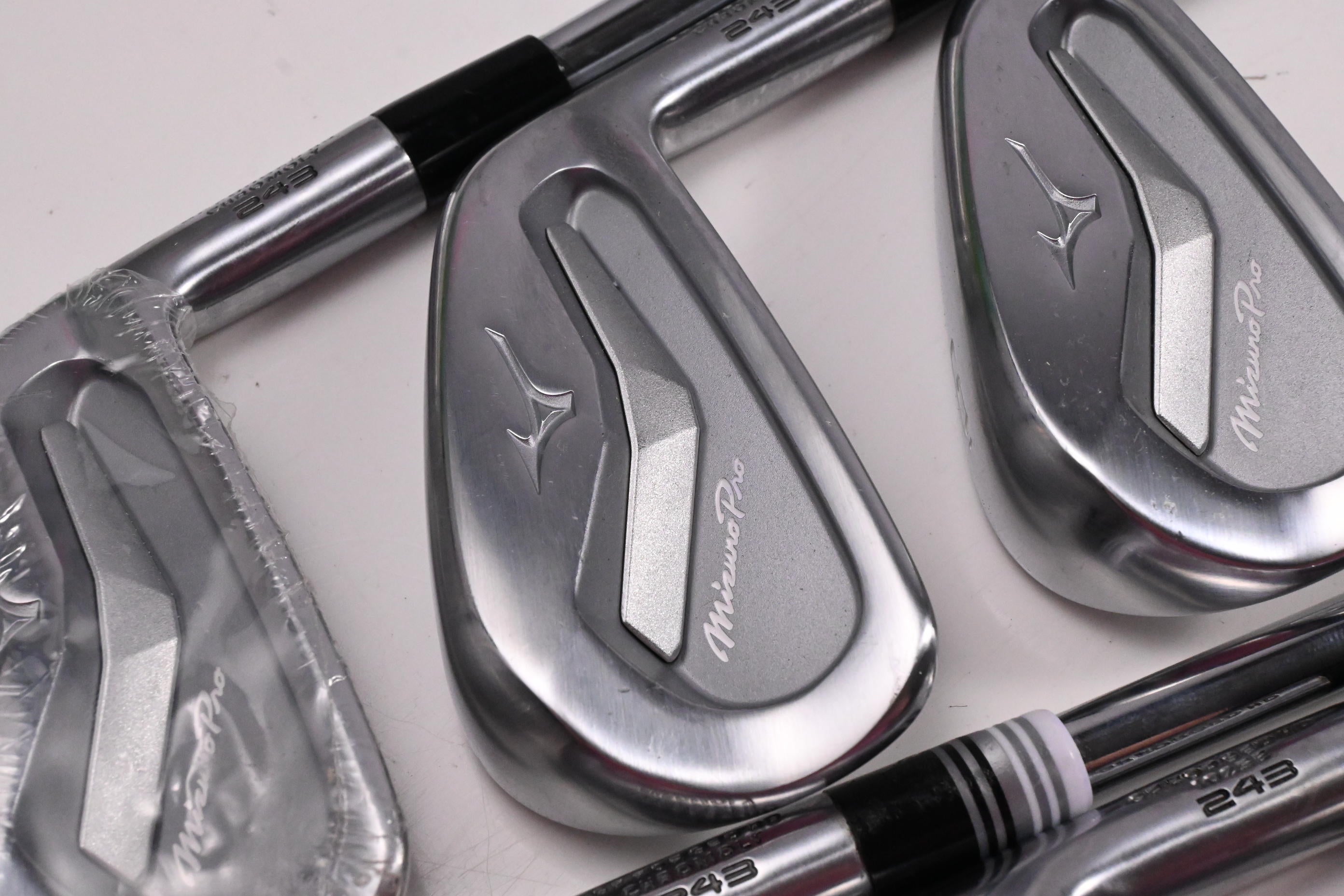 Mizuno Pro 243 Irons / 4-PW / Stiff Flex Dynamic Gold Mid 115 S300 Shafts