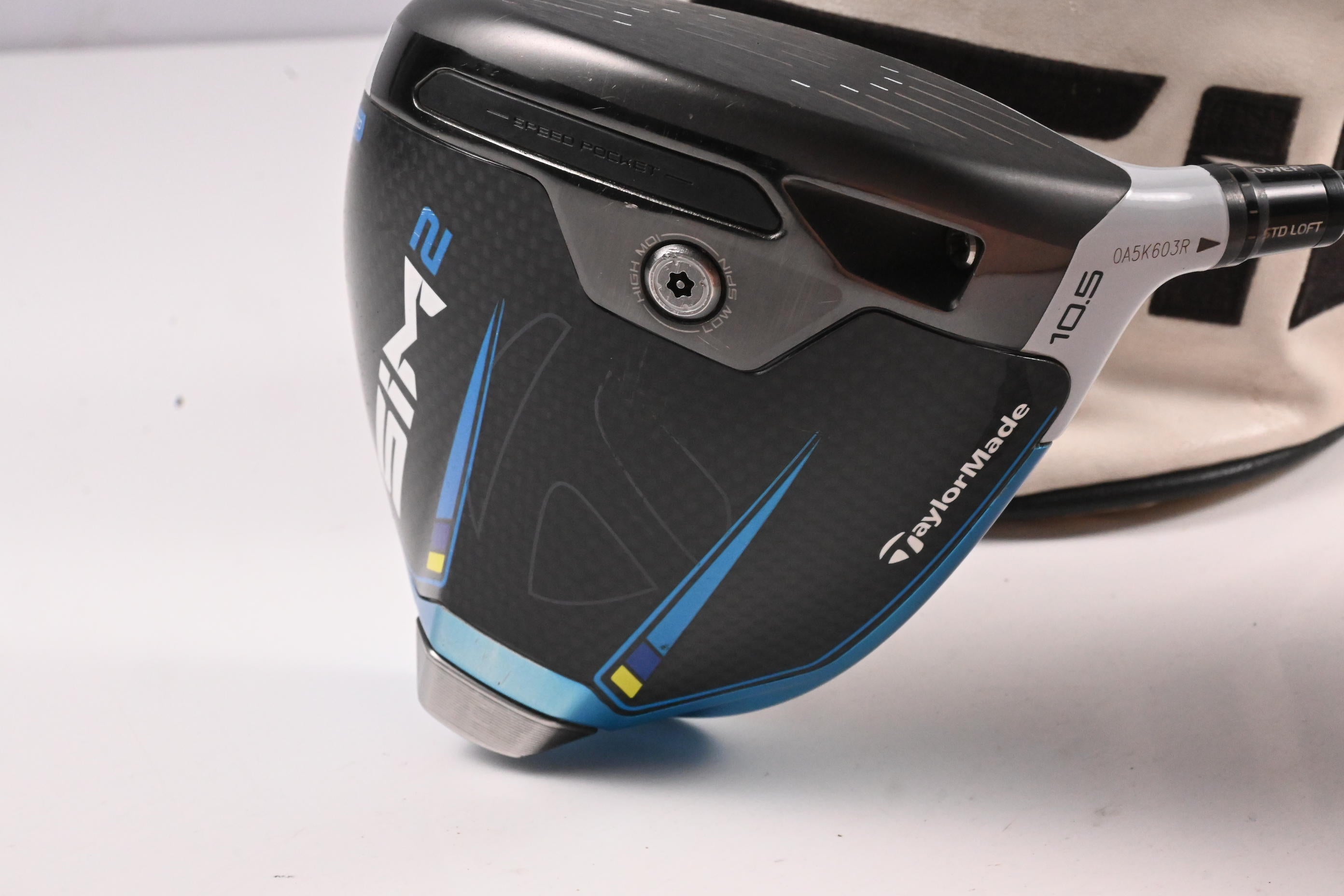 Taylormade SIM2 Driver / 10.5 Degree / Stiff Flex HZRDUS Smoke RDX Black 70