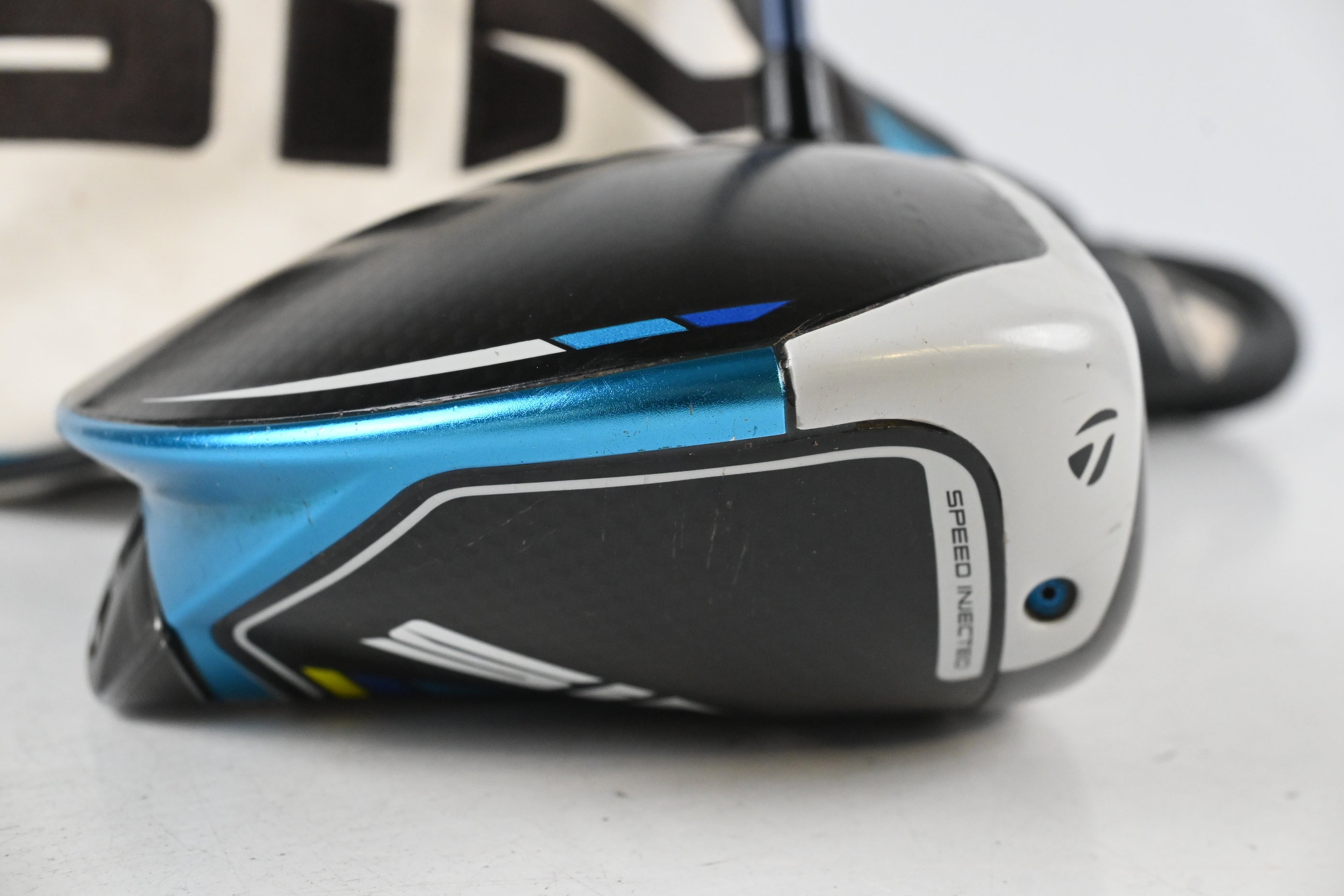 Taylormade SIM2 Max Driver / 10.5 Degree / Regular Flex Fujikura Ventus Blue 5 Shaft