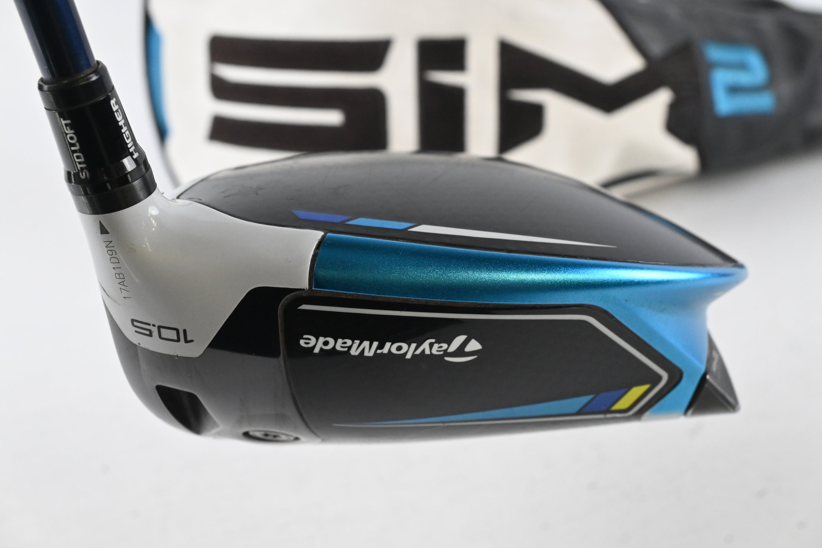 Taylormade SIM2 Max Driver / 10.5 Degree / Regular Flex Fujikura Ventus Blue 5 Shaft