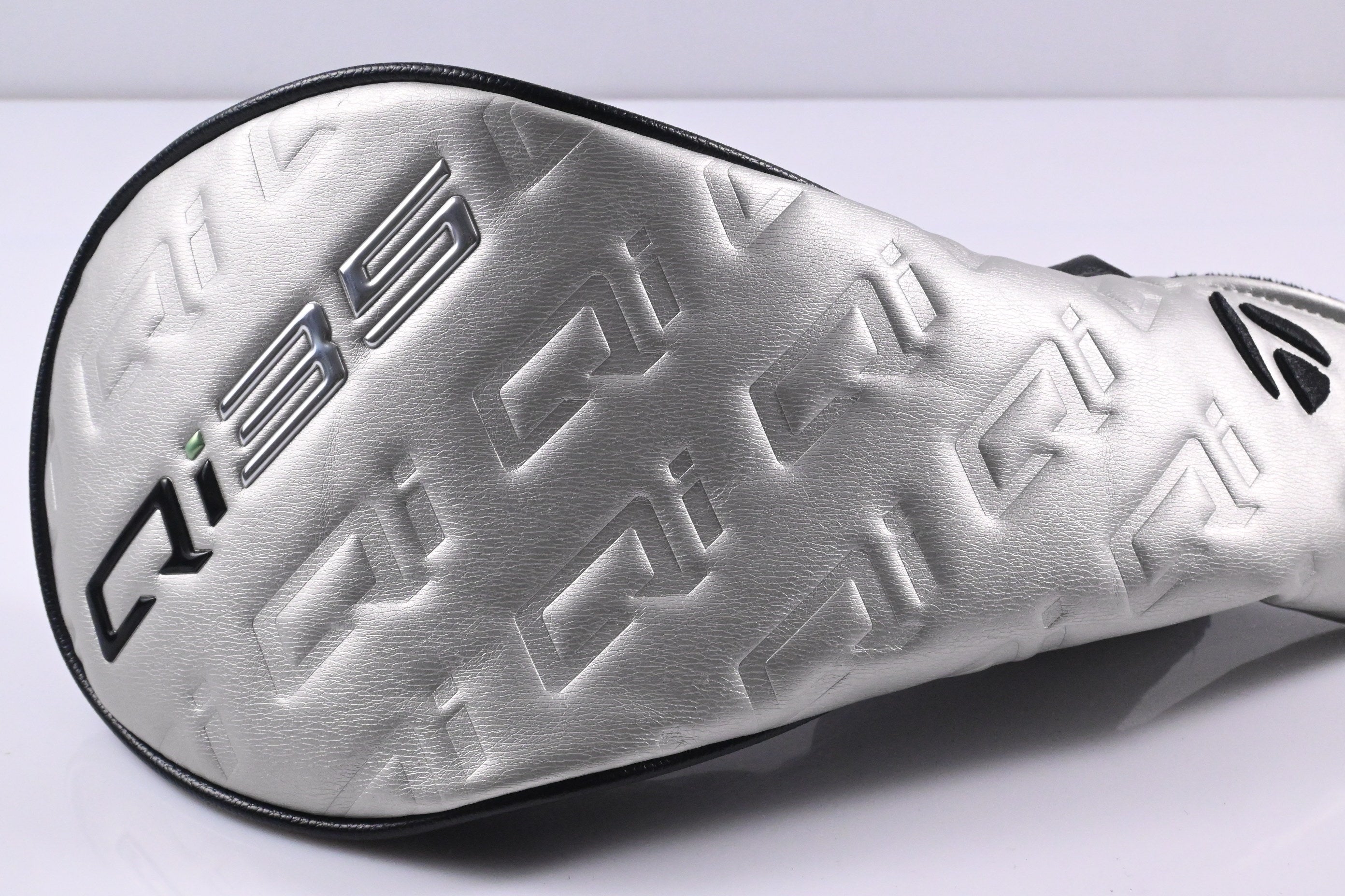 Taylormade Qi35 Driver / 10.5 Degree / Stiff Flex Kai'li CB Blue 60 Shaft