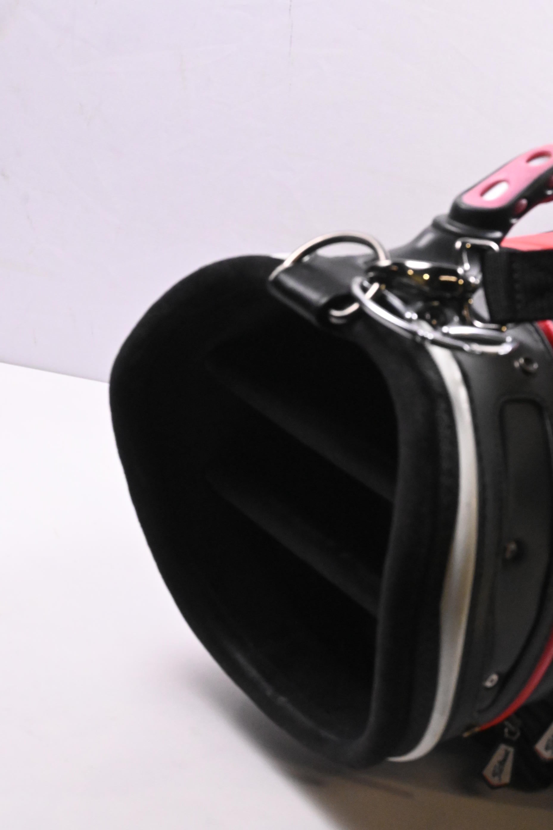 Titleist Tour Bag / 6-Way Divider / Black, White, Red