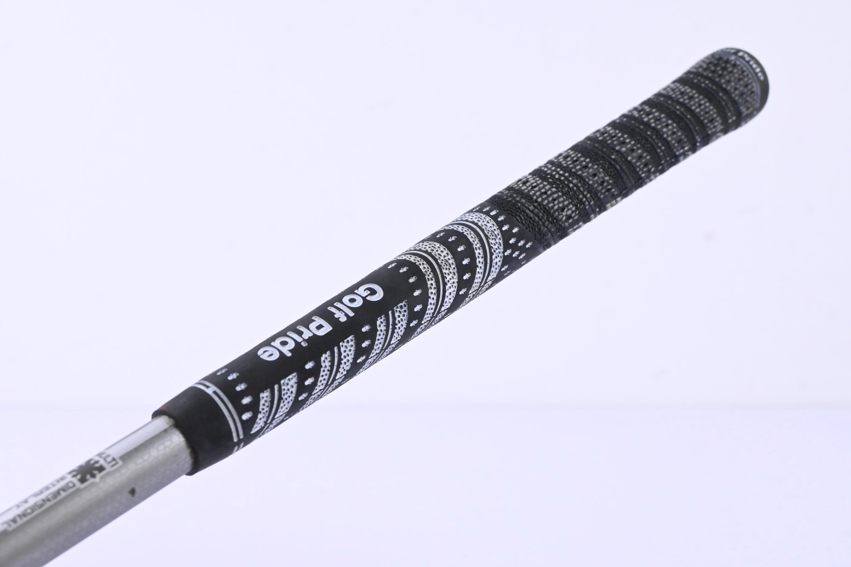Titleist 915 F #5 Wood / 18 Degree / Regular Flex Diamana M+ 60 Shaft