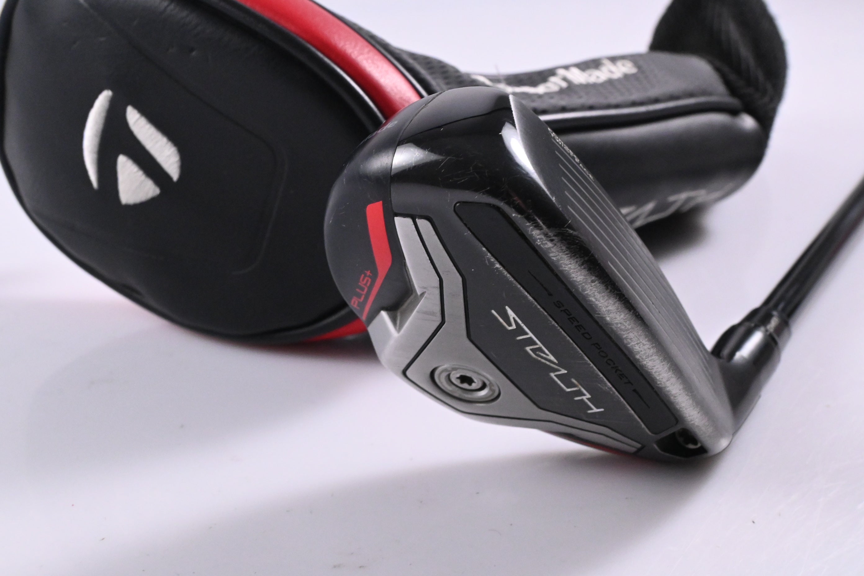 Taylormade Stealth Plus #3 Hybrid / 19.5 Degree / Stiff Flex HZRDUS Smoke Red 80