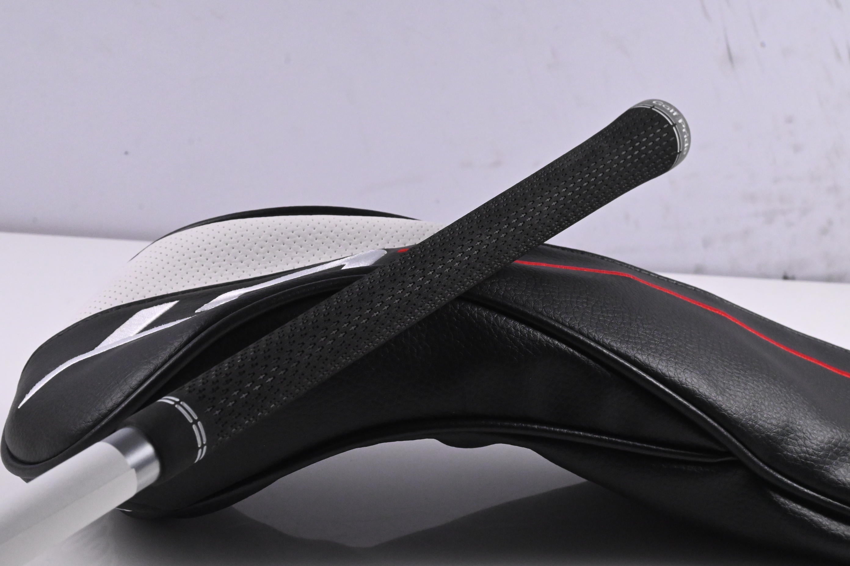 Titleist GT1 Driver / 12 Degree / Regular Flex Fujikura Air Speeder 40 Shaft