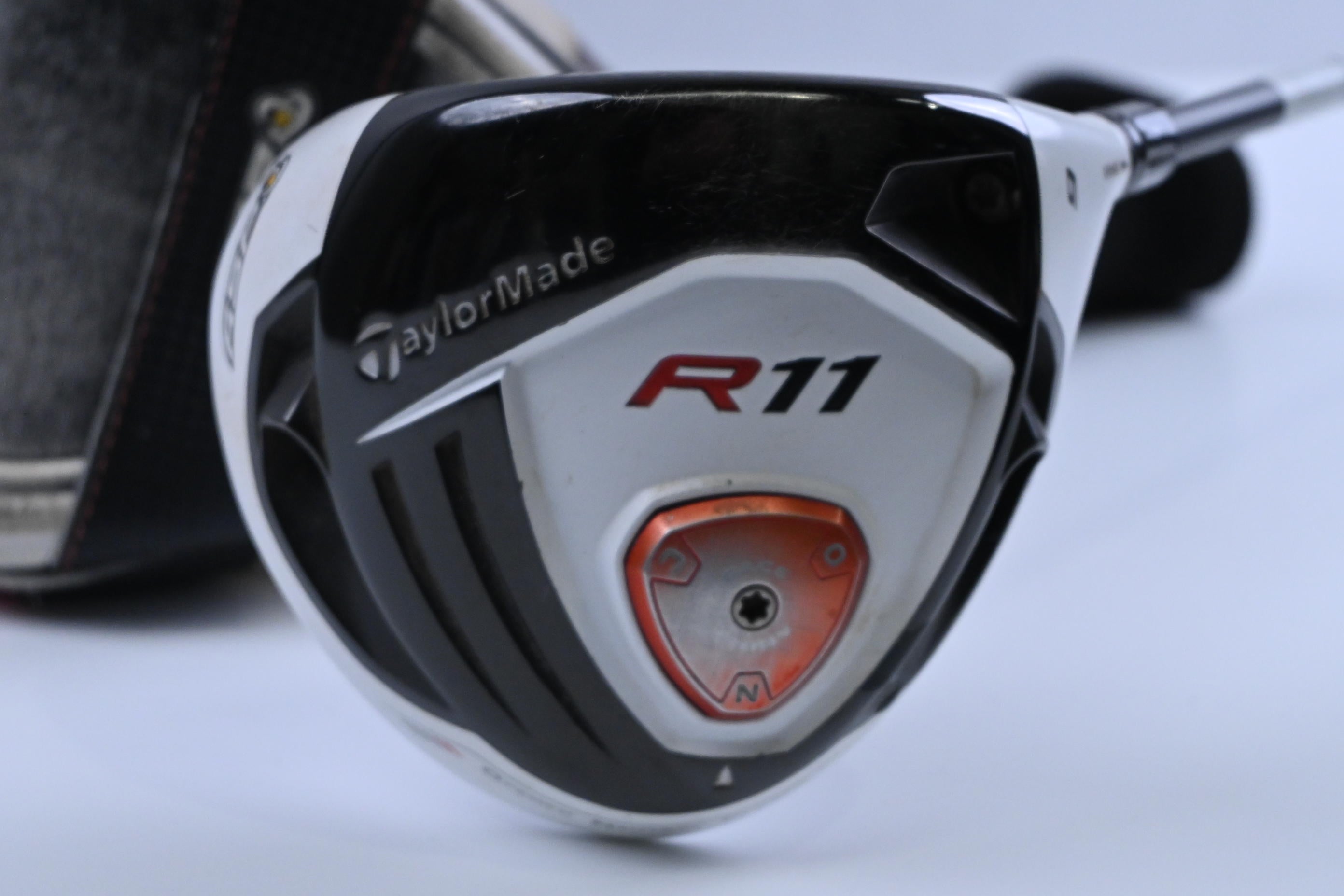 Taylormade R11 Driver / 9 Degree / Stiff Flex Fujikura Blur 60 Shaft
