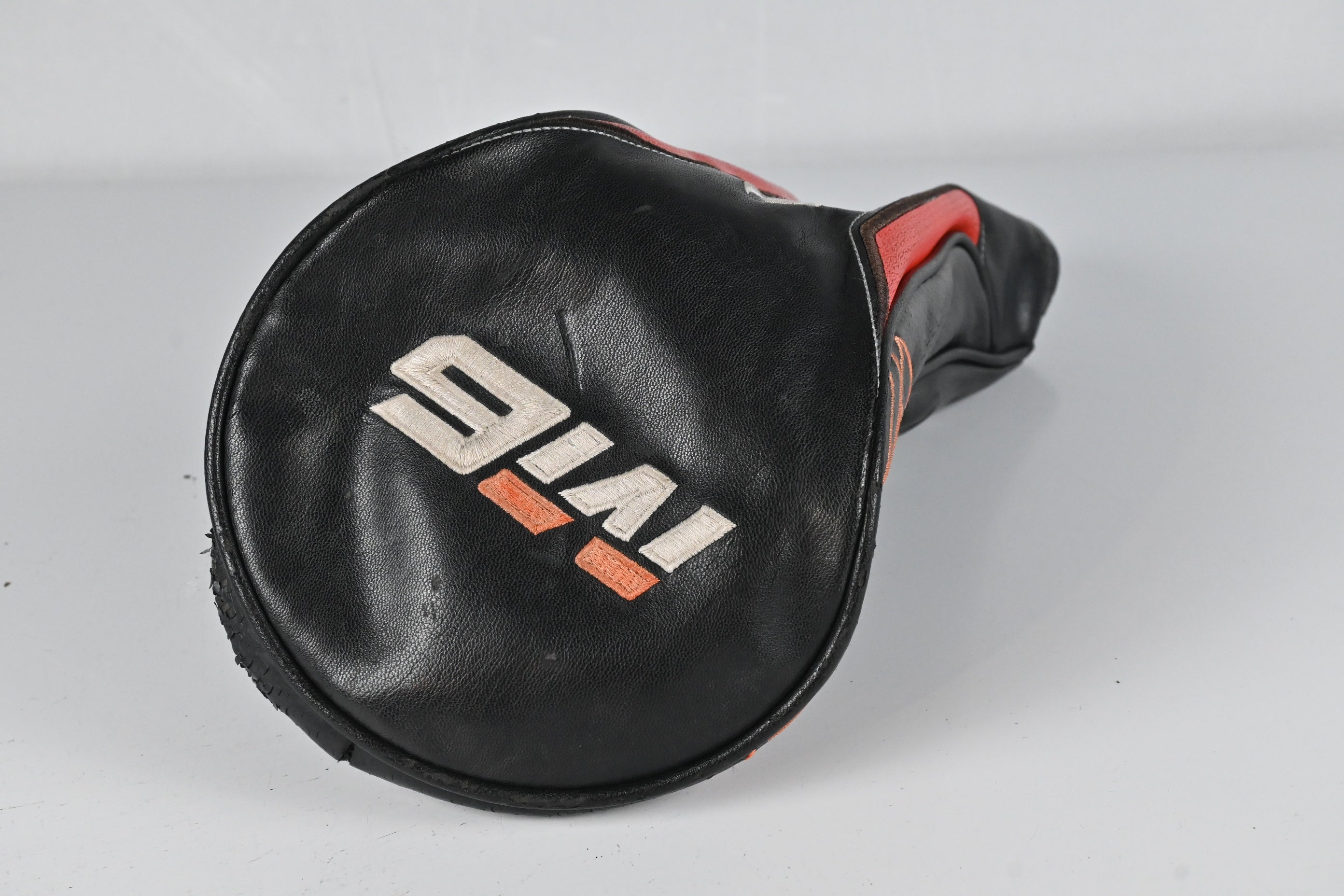 Taylormade M6 Driver / 10.5 Degree / Stiff Flex Fujikura Atmos Black 6 Shaft