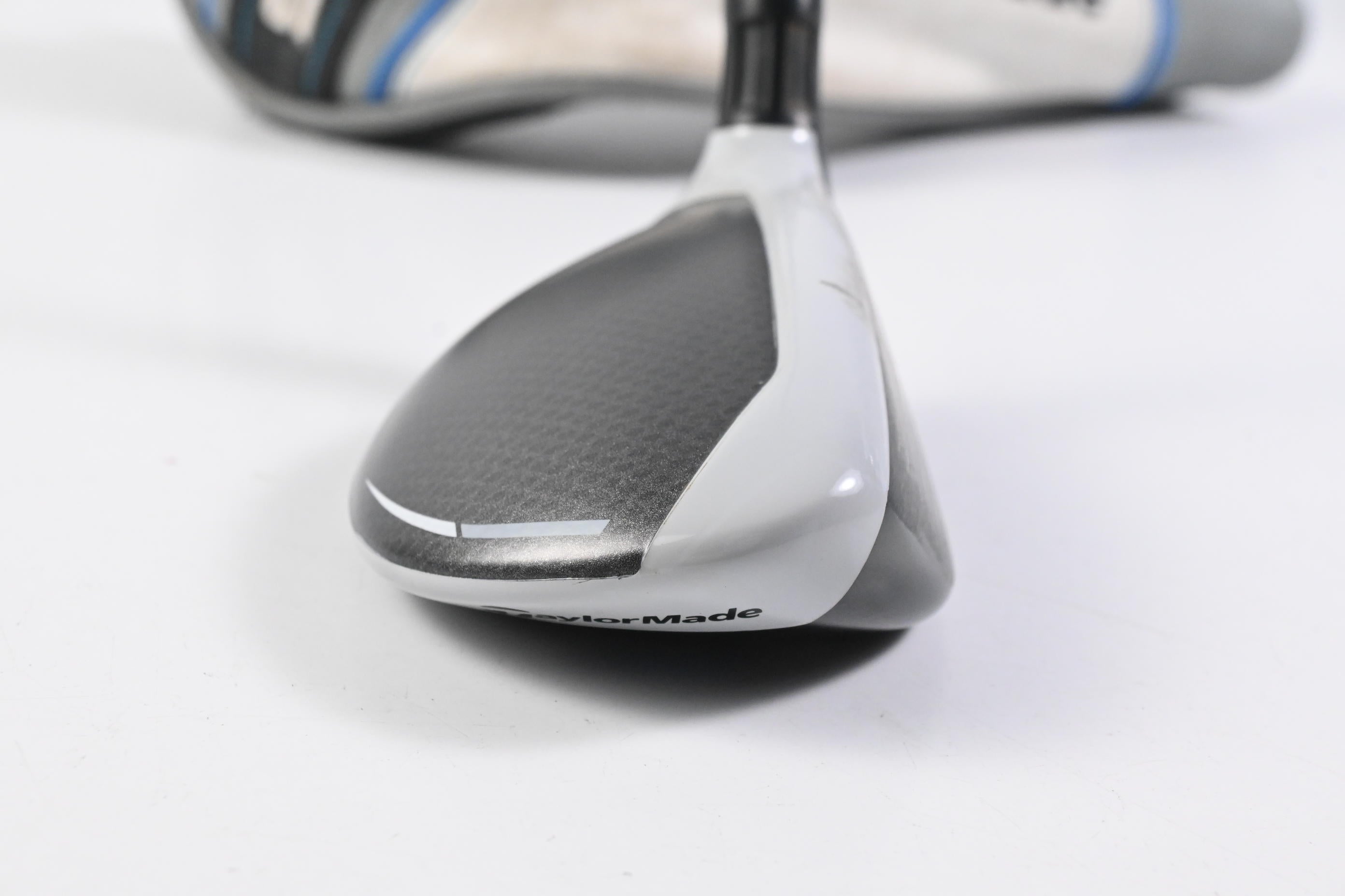 Taylormade SIM Max #4 Hybrid / 22 Degree / Stiff Flex Fujikura Ventus Blue 7