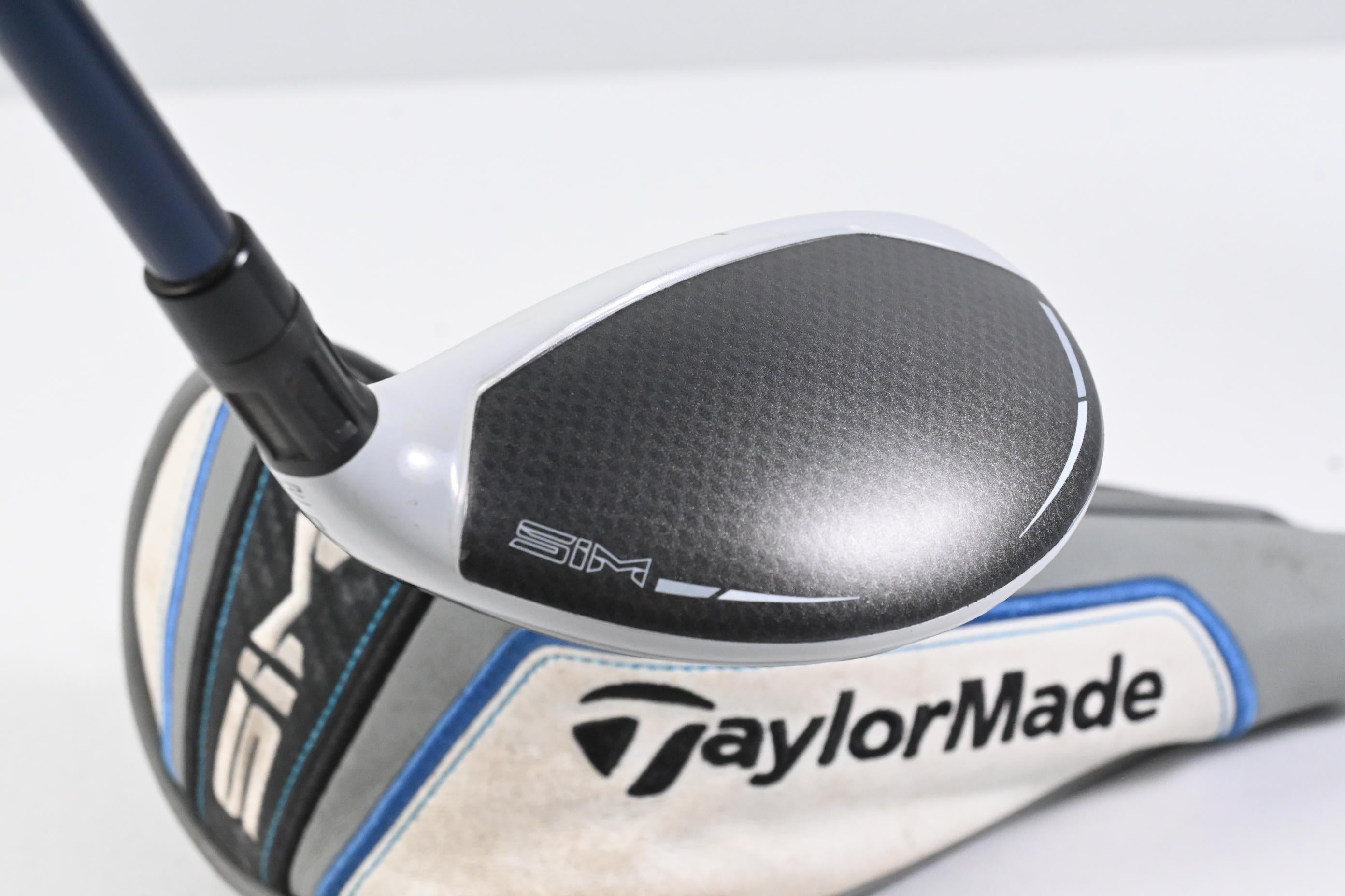 Taylormade SIM Max #4 Hybrid / 22 Degree / Stiff Flex Fujikura Ventus Blue 7